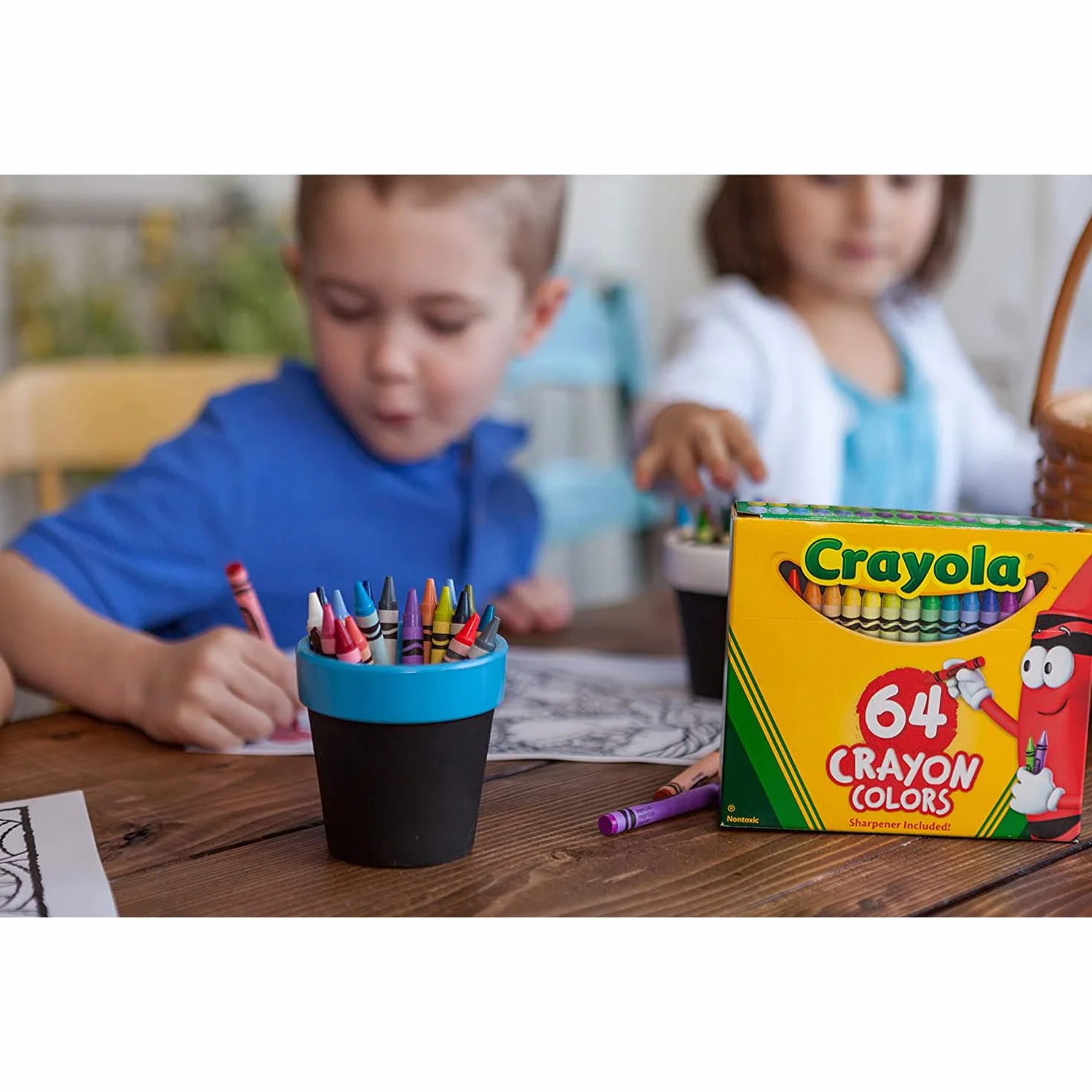 Crayola - Kredki Woskowe dla Dzieci, 64 Kolory + Temperówka, Zestaw Kreatywny do Szkoły i Zabaw, Żywe Kolory, Od 3 Lat, 52-6448