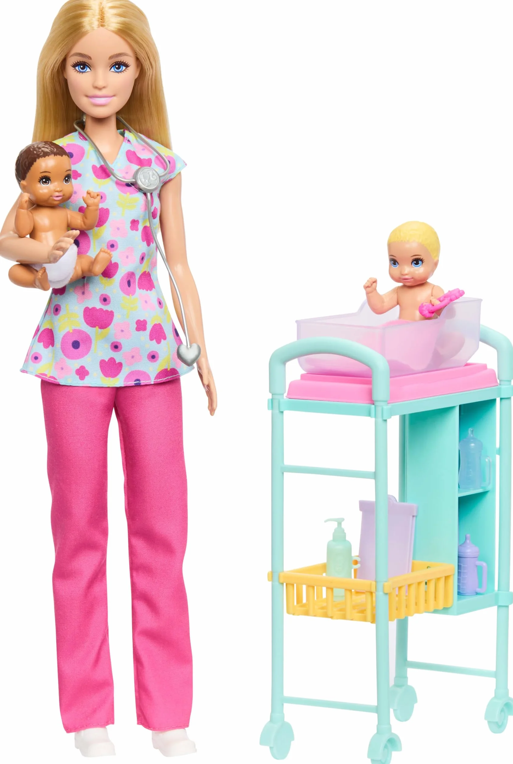 Barbie Kariera Pediatra Zestaw, lalka blondynka ubrana w strój lekarski, 2 lalki bobasy, stół do badań i akcesoria, zabawka dla dzieci 3+, JMK12