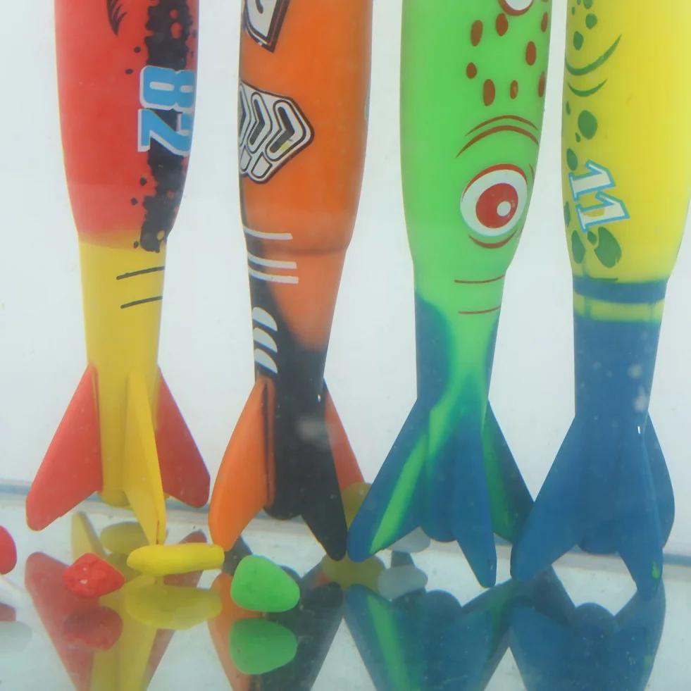 4 sztuki Torpedo Toys, Zabawki wodne Nurkowanie Zabawki do nurkowania Basen Toypedo Bandits Podwodne zabawki do nurkowania