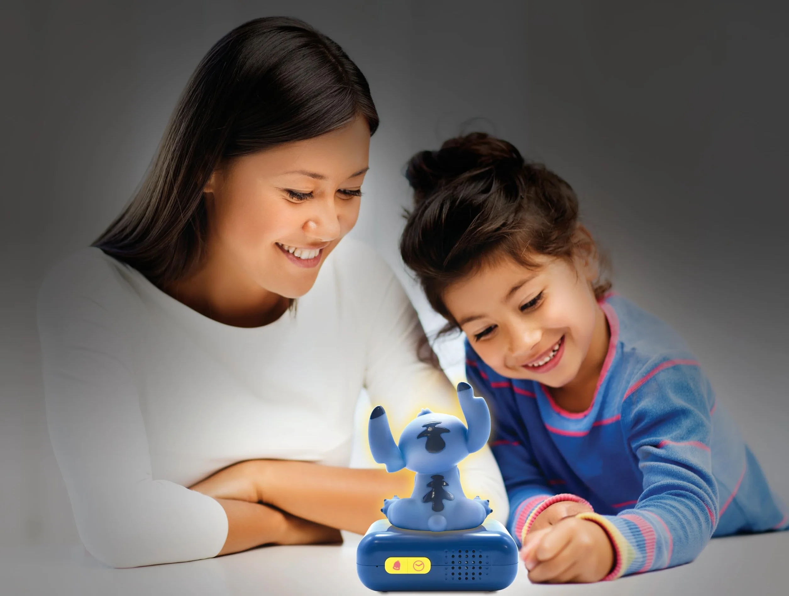Lexibook Disney Stitch Budzik Nocny z Świecącą Postacią, 6 Alarmów, Podświetlany LCD, Niebieski RL800D