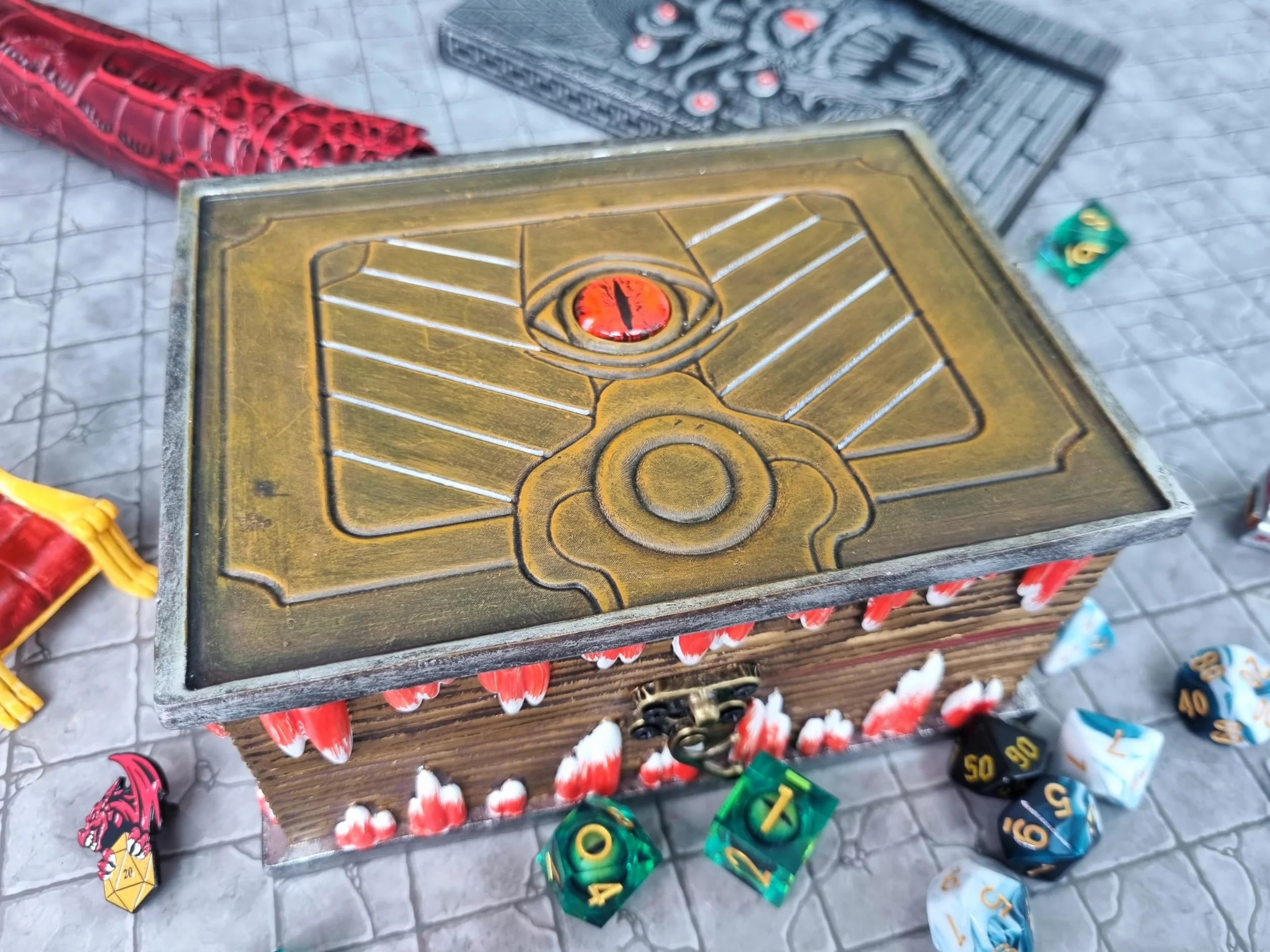 Dungeon Mimic Book, Mimic Chest, książka Mimic Chest, książka z przechowywaniem w kostce, odgrywanie ról, kostka, mata w kształcie lochów i smoków, D&D