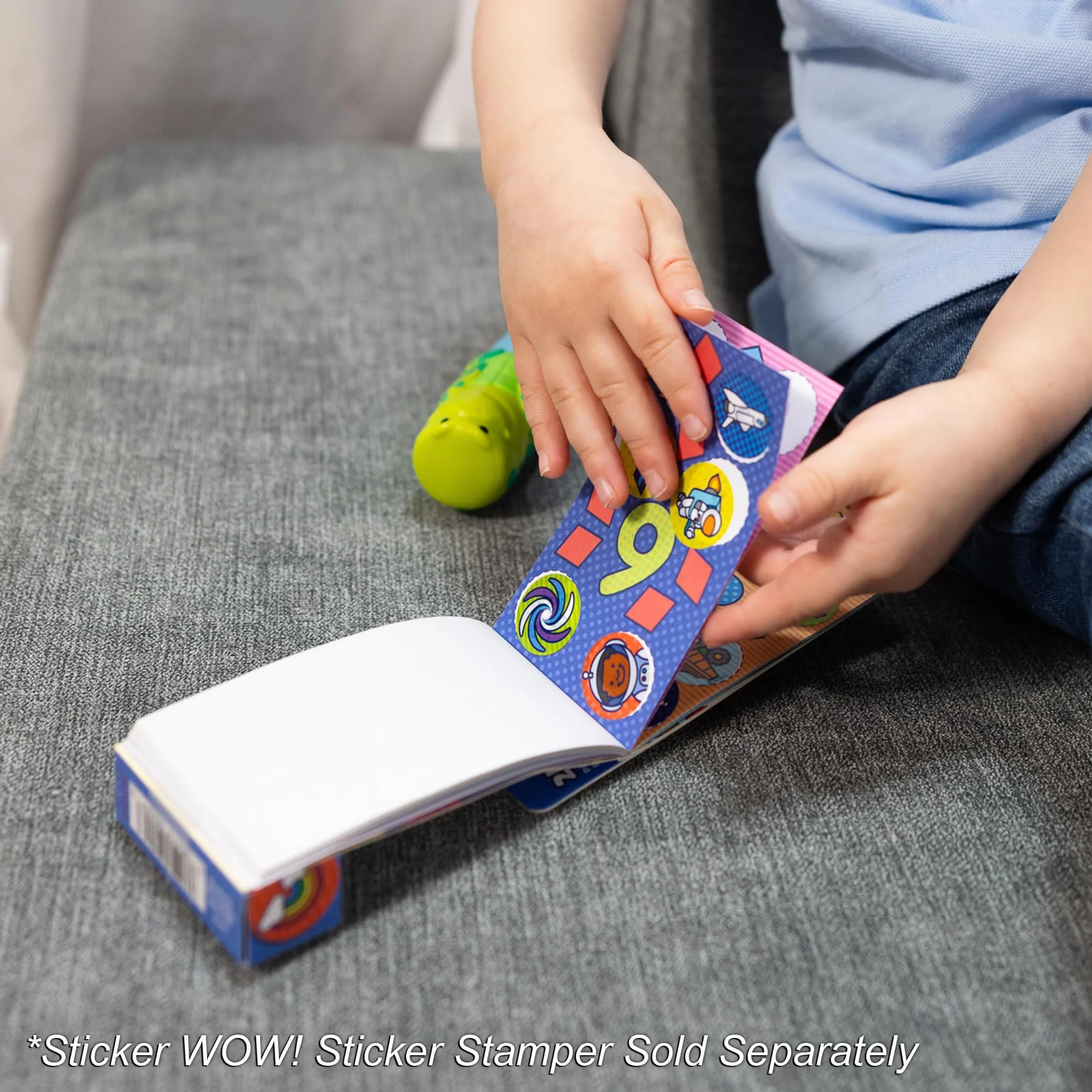 Melissa & Doug Sticker Wow! Mini Blok Aktywności i 200 Naklejek do Uzupełniania - Zabawka do Majsterkowania i Kolekcjonowania z Różnymi Naklejkami Niespodziankami