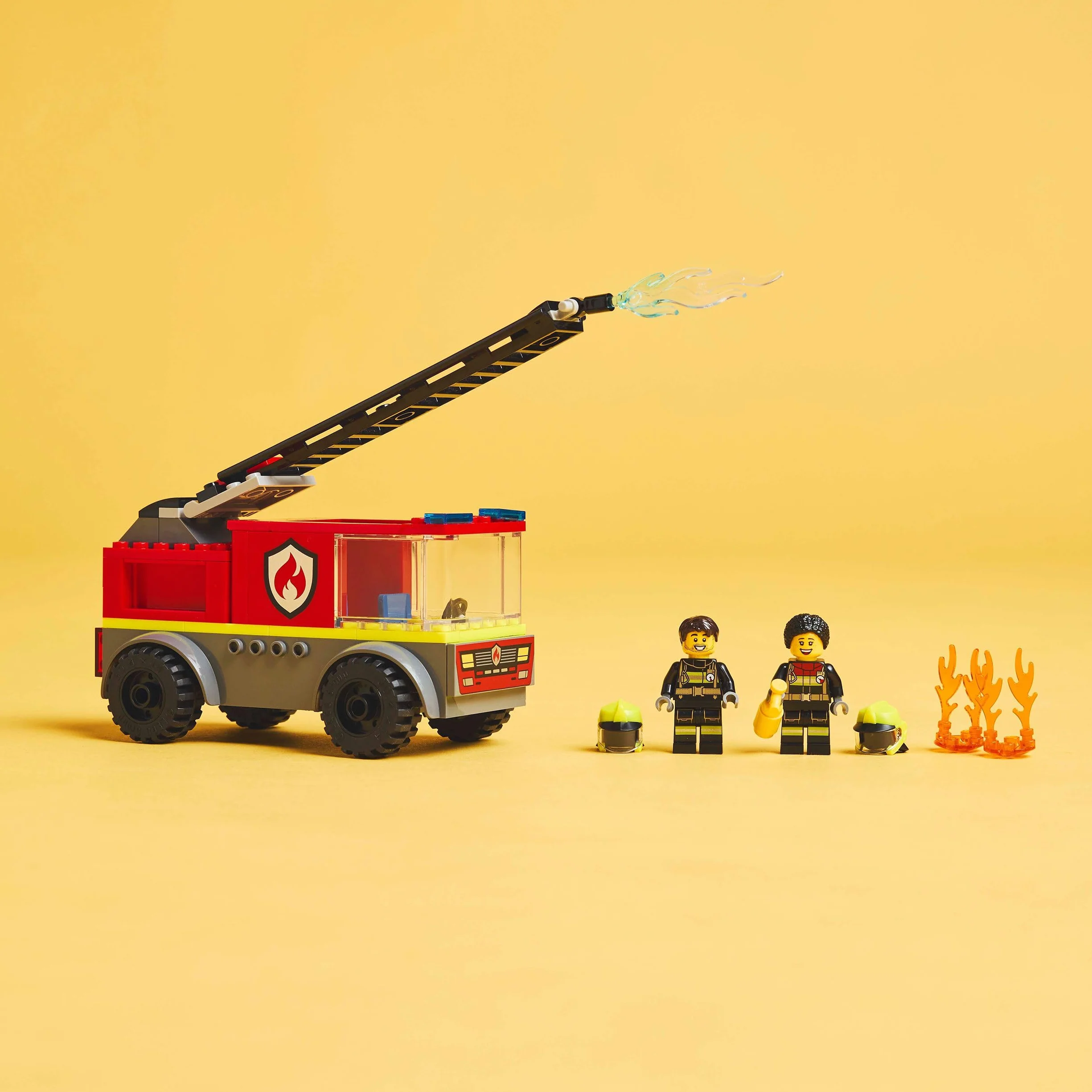 LEGO City Wóz Strażacki z Drabiną, Edukacyjna Zabawka dla Dziecka do Zbudowania, Pojazd z Minifigurkami Strażaków, Kreatywny Prezent dla 4-latka, dla Chłopca i Dziewczynki, dla Przedszkolaka, 60463