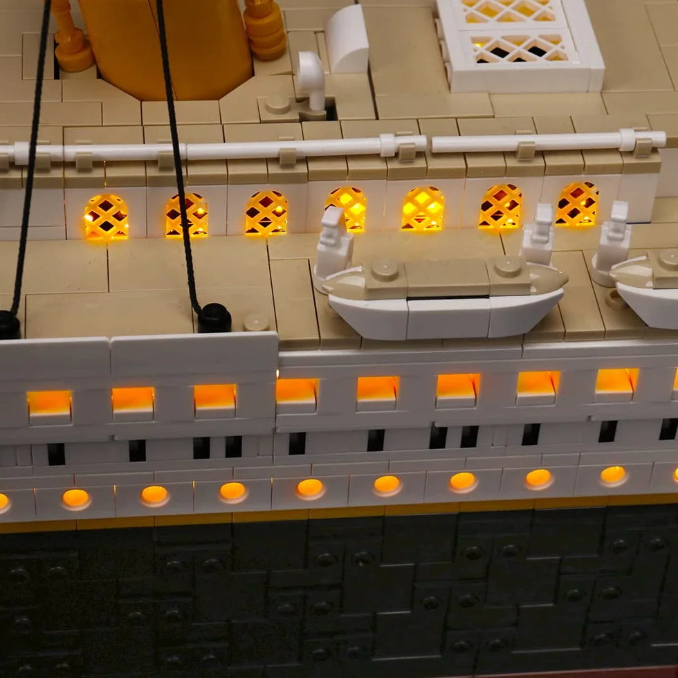 BrickBling Zestaw oświetleniowy LED, kompatybilny z zestawem klocków Lego Creator Expert Titanic 10294 (bez modelu), zestaw oświetleniowy DIY do statku Titanic dla 10294 – wersja ulepszona