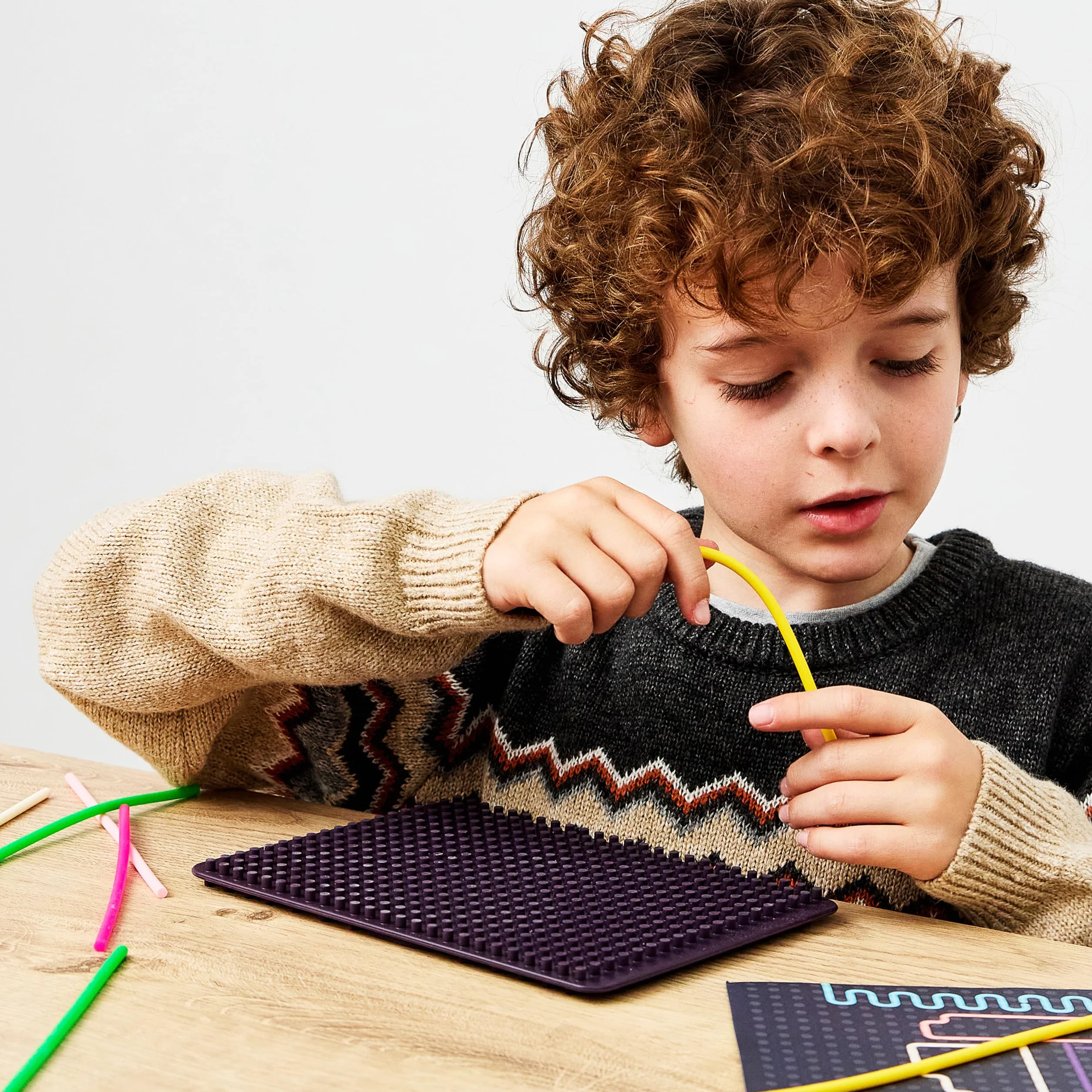 Miniland - Activity Flexhetti:Silikonowy tablet sensoryczny, do kreatywnego grania i rozwoju motoryki, od 18 miesięcy