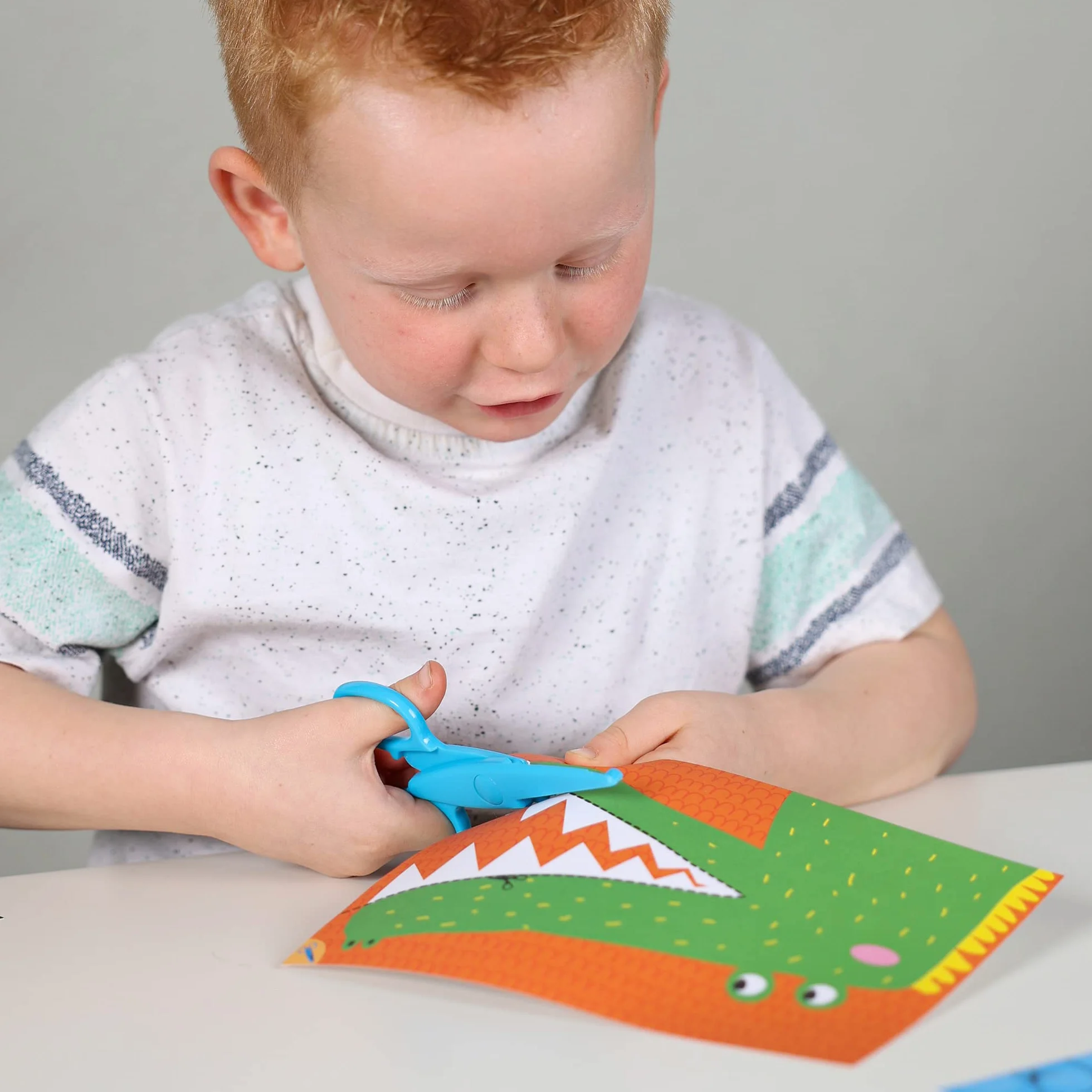 SES Creative Uczę się wycinać krok po kroku Edukacyjny zestaw do krojenia 3-6 lat 3 nożyczki bezpieczeństwa 30 kart do cięcia