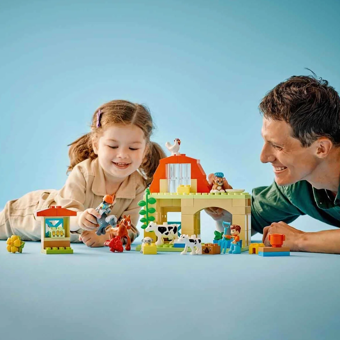 LEGO DUPLO Town Opieka nad zwierzętami na farmie, Zabawka Edukacyjna dla Dziecka z Figurkami Konia, Krowy, Owcy i Kota, Klocki Promujące Rozwój dla Małych Dzieci, Prezent dla 2-latka 10416