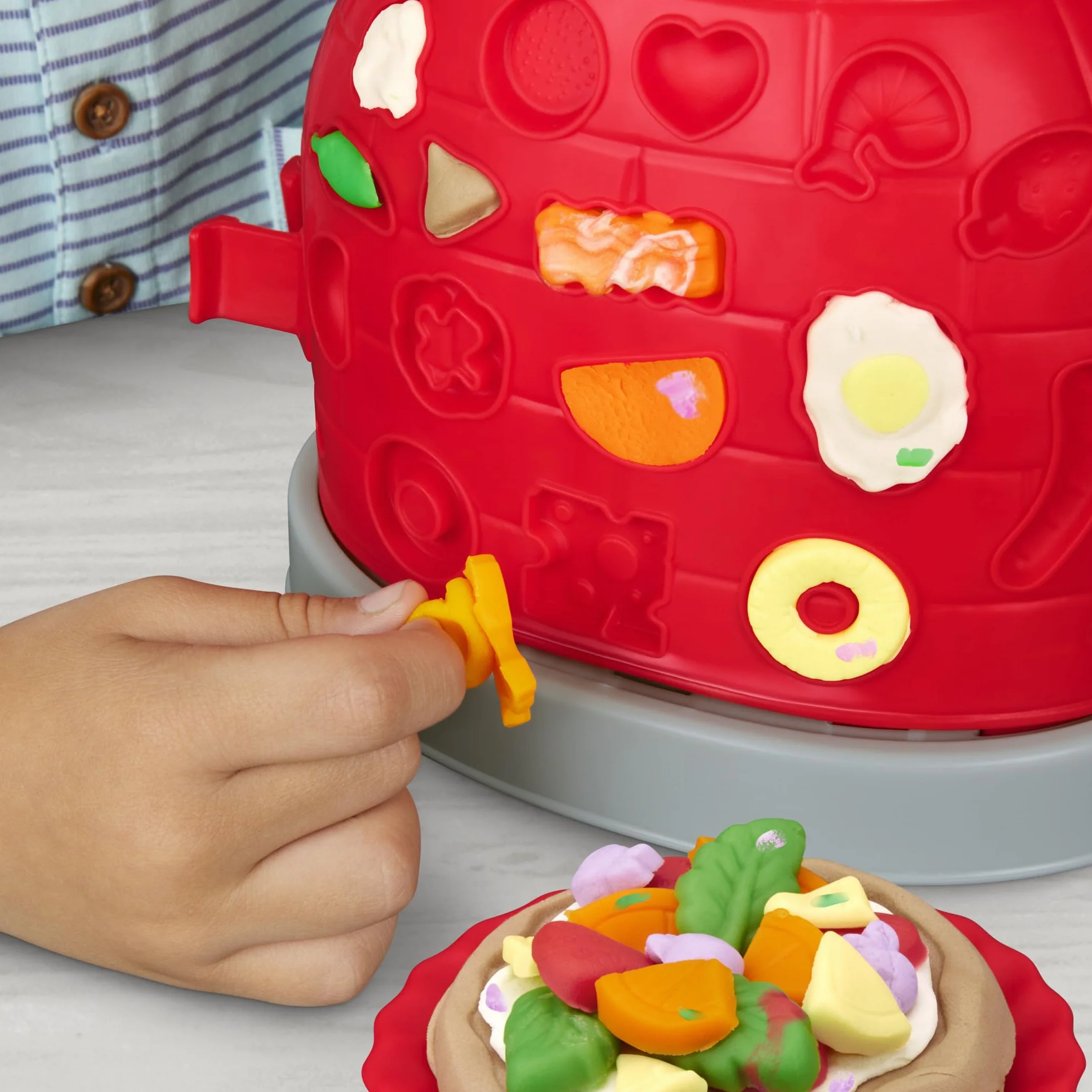 Zestaw do zabawy Kuchenne Dzieła Piec do pizzy z ciastoliną Play-Doh z 6 pojemnikami masy plastycznej i 8 akcesoriami