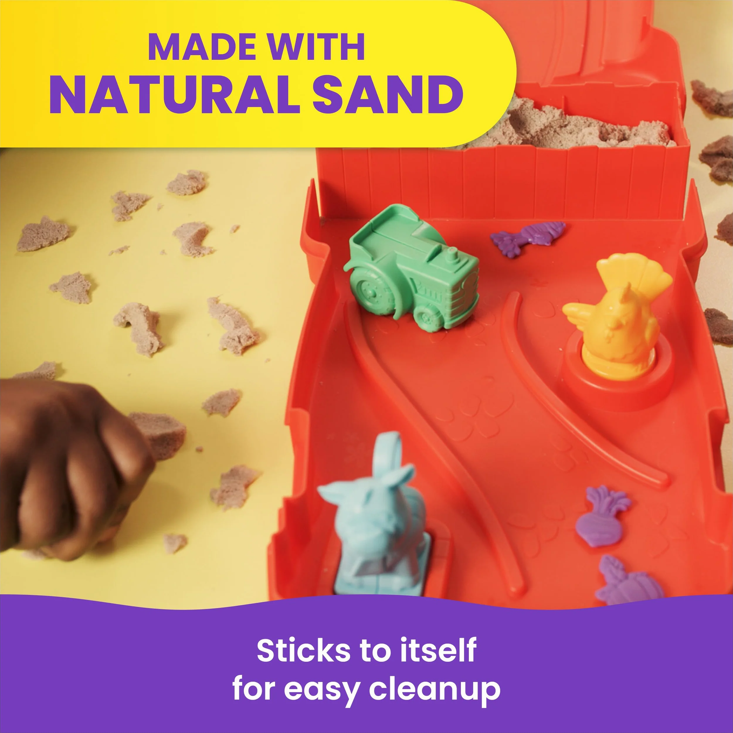 Kinetic Sand, zestaw Sandy Farm z 340 g piasku do zabawy, 6 narzędzi i foremek, walizka wielokrotnego użytku, zabawki dla maluchów, zabawki dla dziewczynek i chłopców w wieku od 3 lat