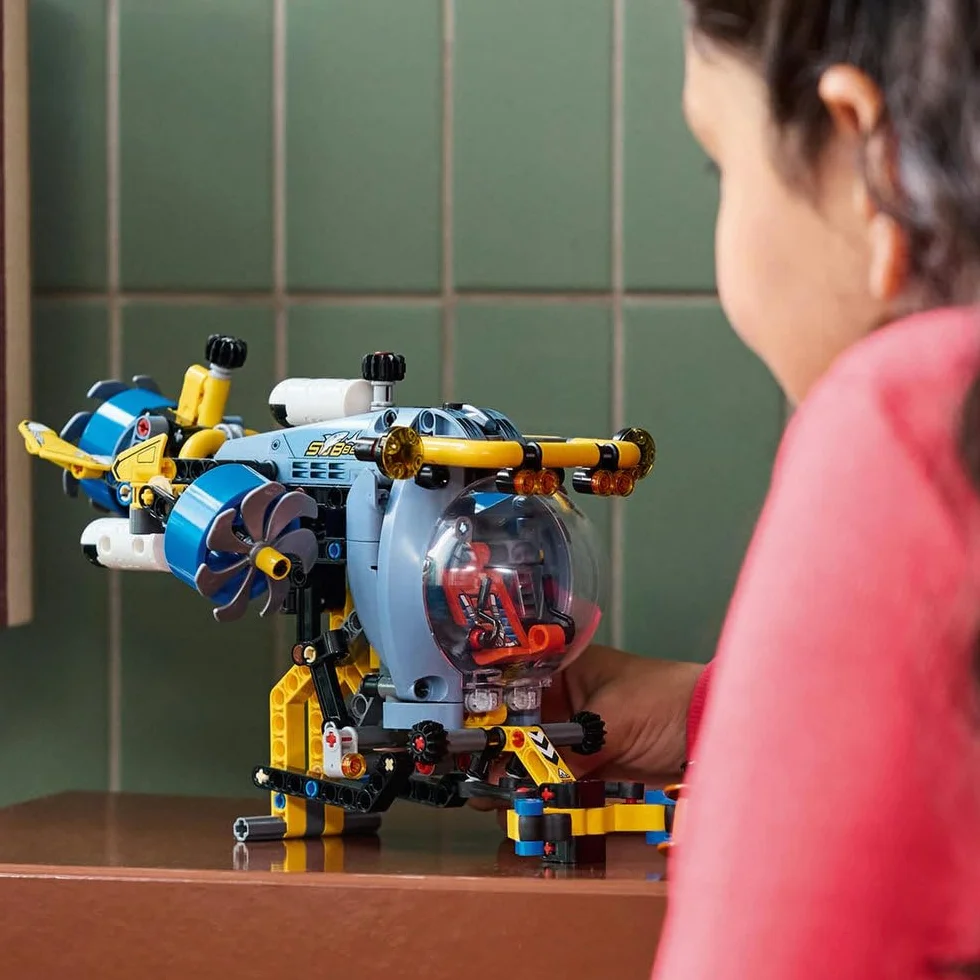 LEGO Technic Badawcza Łódź Podwodna, Konstrukcyjna Zabawka dla Dziecka do Zbudowania, Model Pojazdu z Otwieranym Kokpitem, Kreatywny Prezent dla 9-latka, dla Chłopca i Dziewczynki, Fana Nauki, 42201