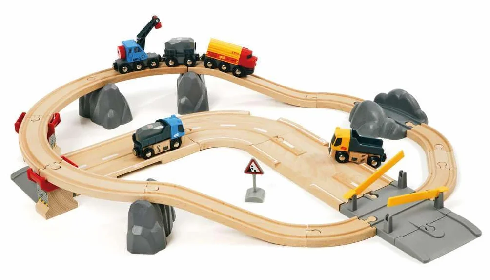 Rail & Road Loading Set (32 PCs): Brio