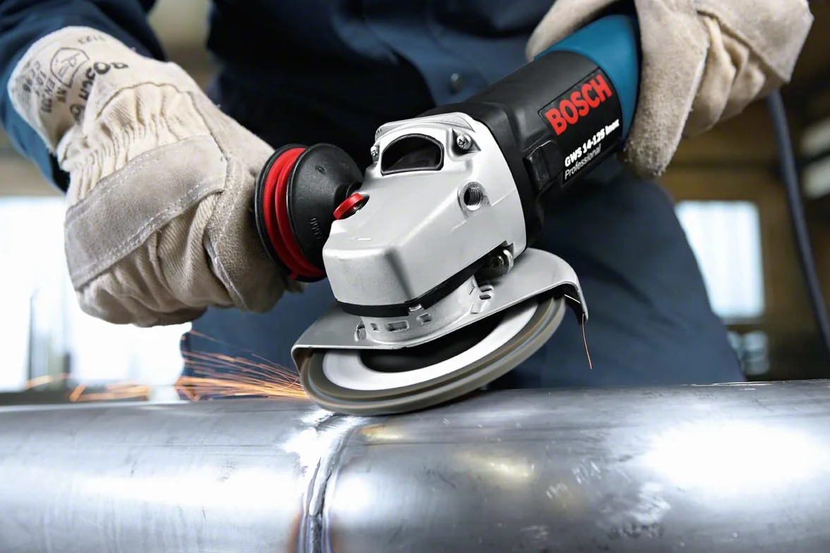 Bosch Professional: szlifierka kątowa GWS 14-125 (1400 W, Ø tarcz 125 mm, prędkość obrotowa bez obciążenia 11.500 min-1)