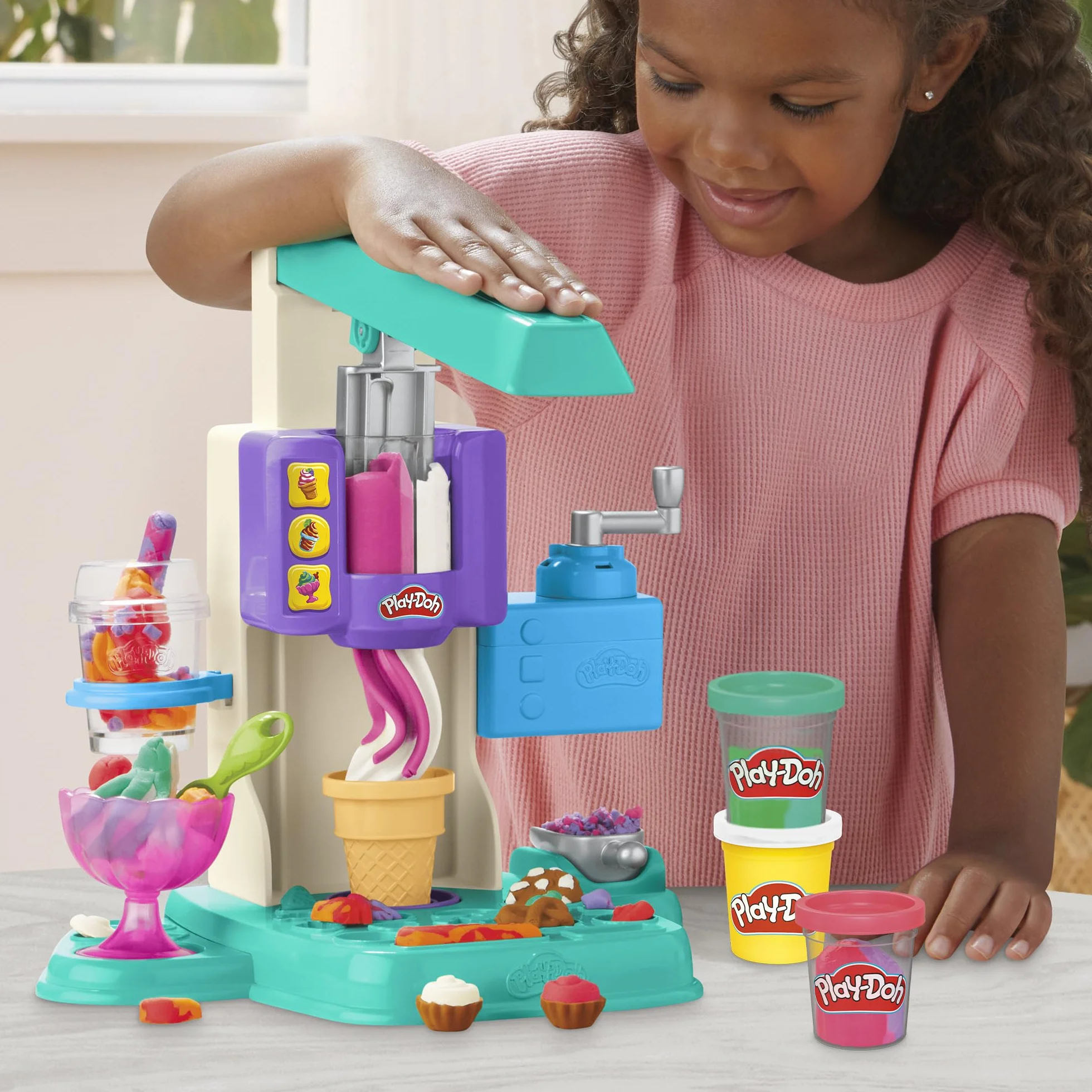 Play-Doh Ciastolina Zakręcone Tęczowe Lody | Lodziarnia, 5 Pojemników, w Tym 3 Dwukolorowe, i 7 Akcesoriów | Zabawka dla 3-Latka i Przedszkolaka | Prezent dla Dzieci, Dziewczynek i Chłopców