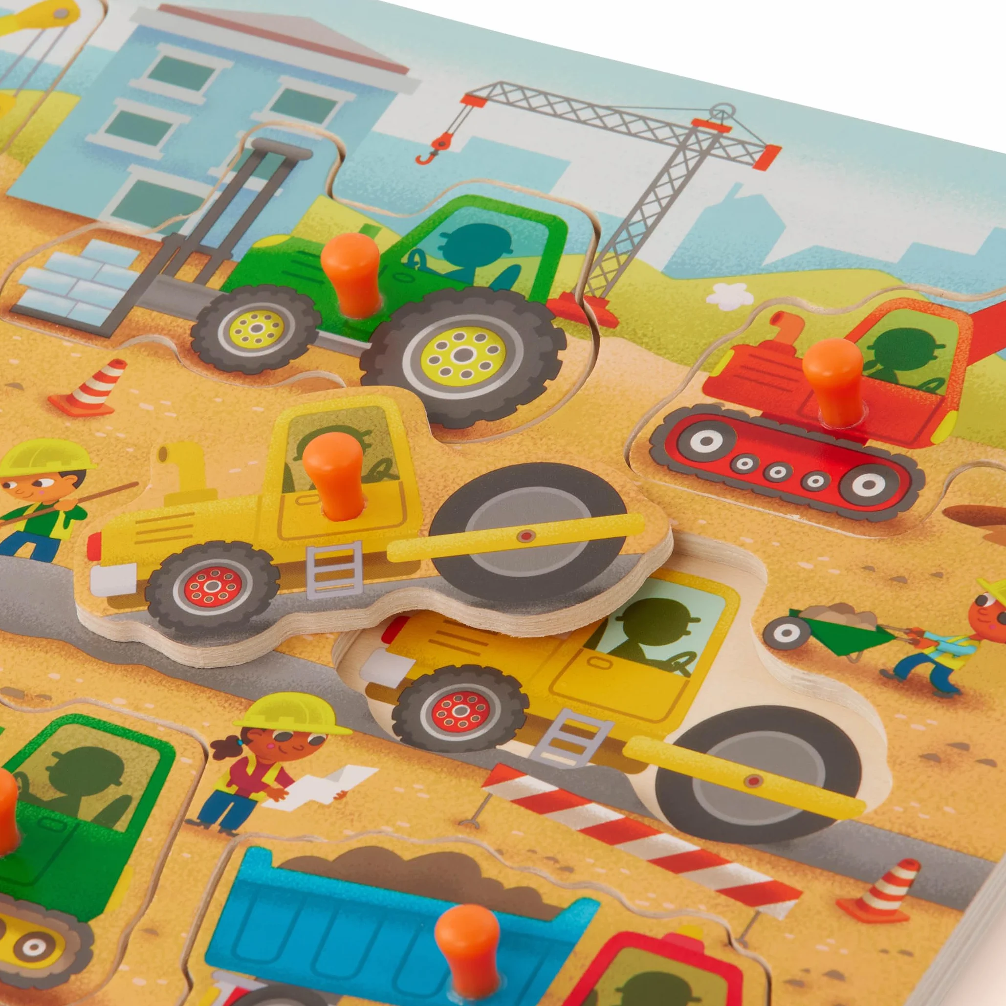 B. toys Drewniany Peg 8-częściowy zestaw puzzli dla maluchów – samochody, 2 lata + Peek & Explore Construction Trucks & Vehicles