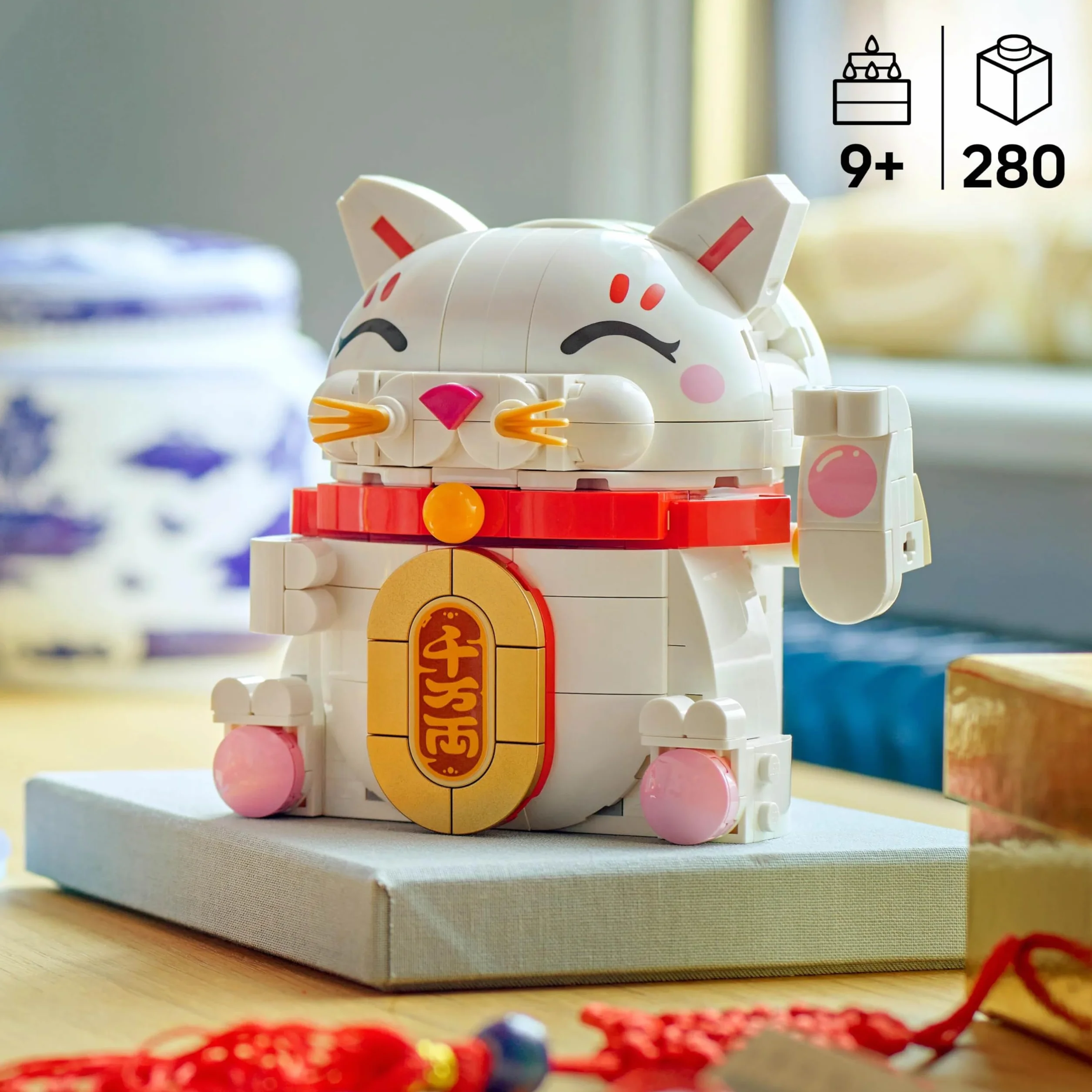LEGO Japoński kot szczęścia, zestaw klocków konstrukcyjnych, pomysł na prezent dla dzieci i dorosłych na Święto Wiosny, japońska dekoracja z modelem kota dla dziewczynek i chłopców 40813