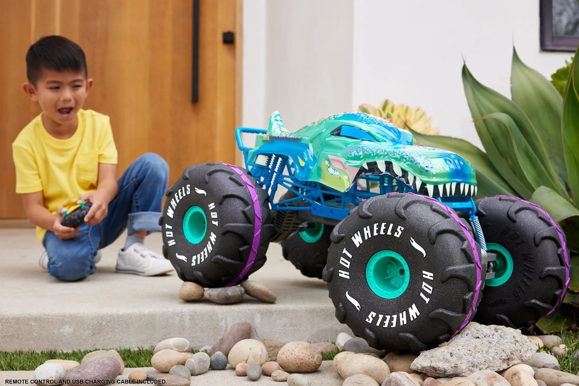 Hot Wheels Monster Trucks Zdalnie sterowany samochód, Mega-Wrex RC XL w skali 1/6, ponad 61 cm długości, HPK28