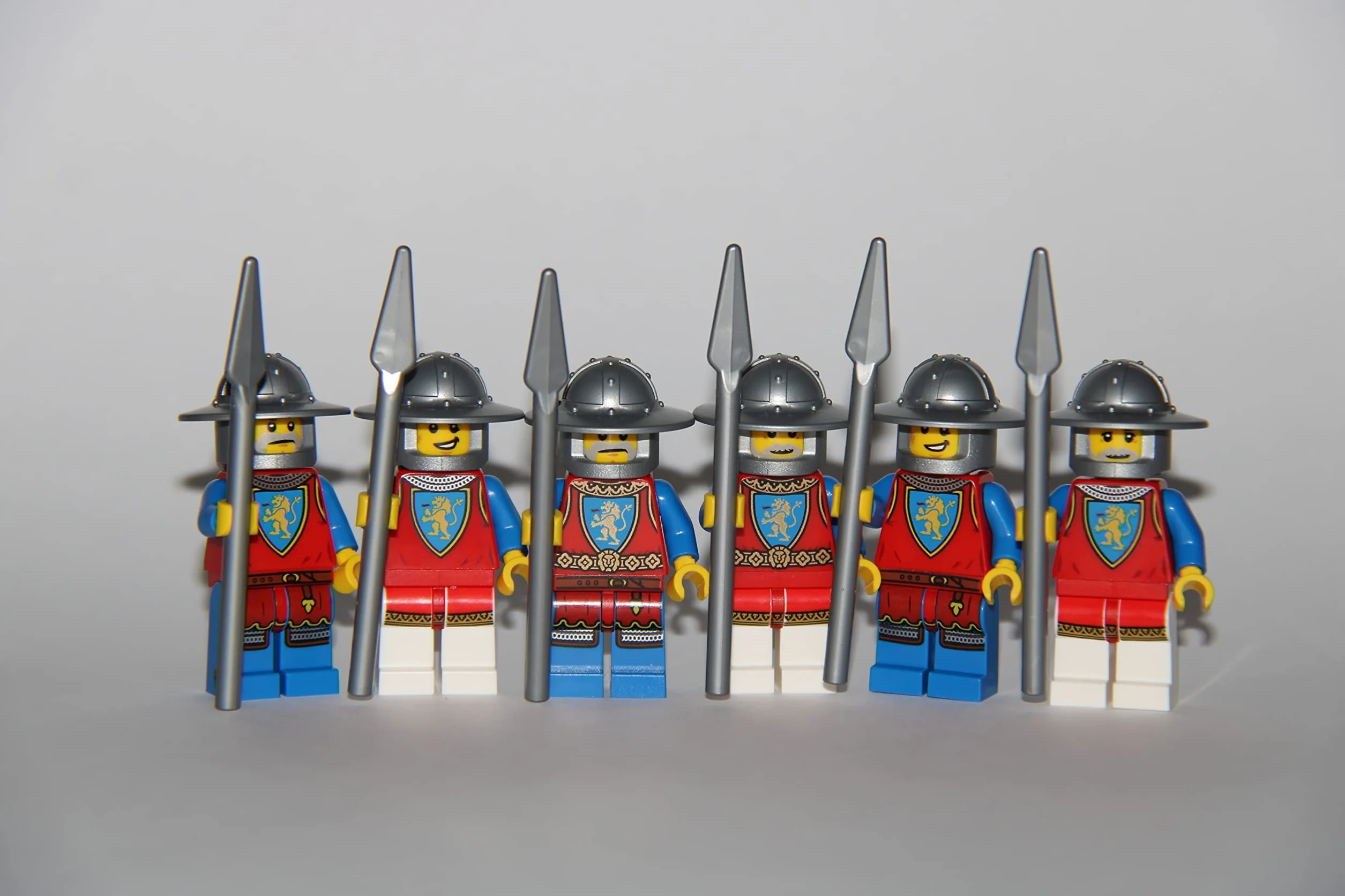 LEGO Minifigurki Rycerze Falkenritter Löwenritter Figury Czarne Rycerze Orła (6 Rycerzy Lwa), Czarne