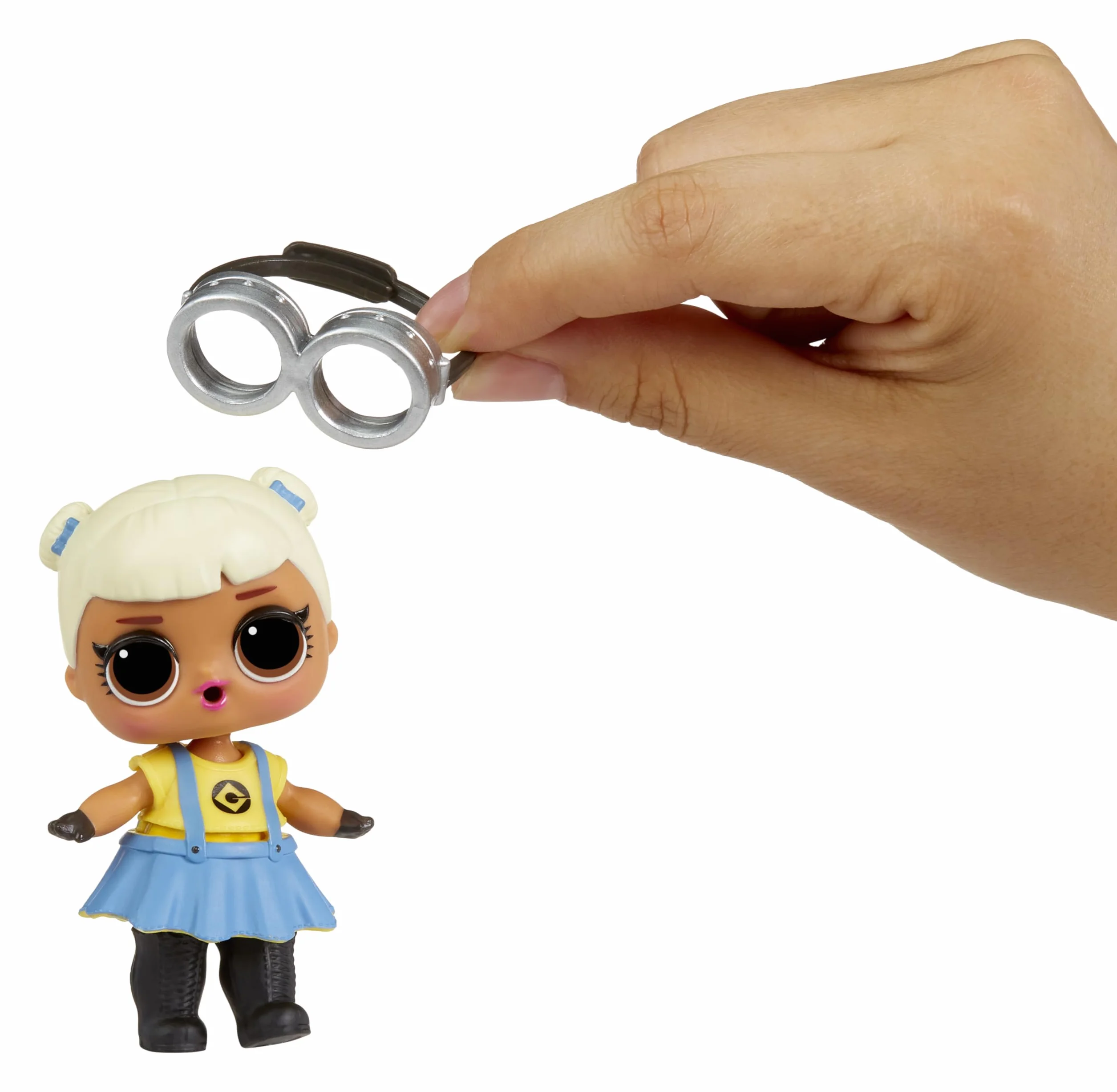 L.O.L. Surprise! Loves Minions Tots– Zestaw Zawiera 1 Laleczkę ze Strojami i Akcesoriami, w Opakowaniu w Inspirowanym Minionkami. Opakowanie-niespodzianka. Zbierz wszystkie 6 laleczek