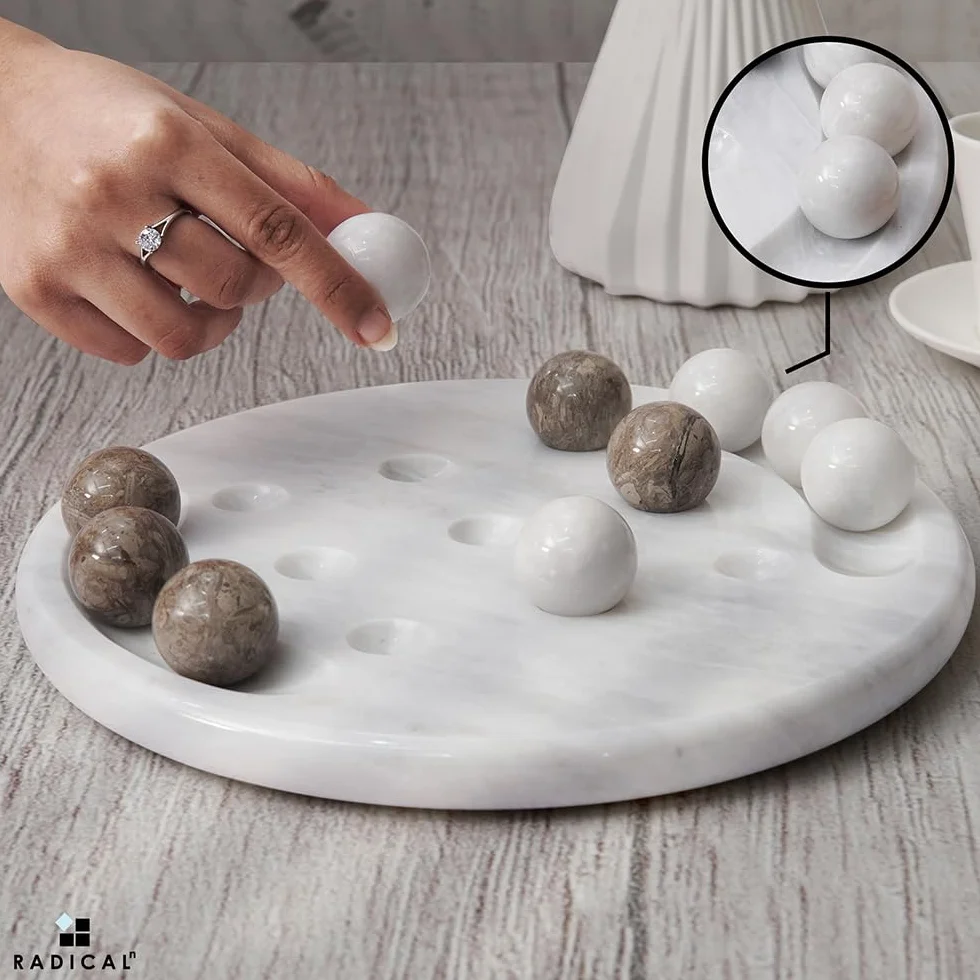 Radicaln Marble Tic Tac Toe 25 cm biała i oceaniczna ręcznie wykonana gra stołowa – klasyczna gra planszowa dla dorosłych, element centralny stolika kawowego i dekoracja pokoju