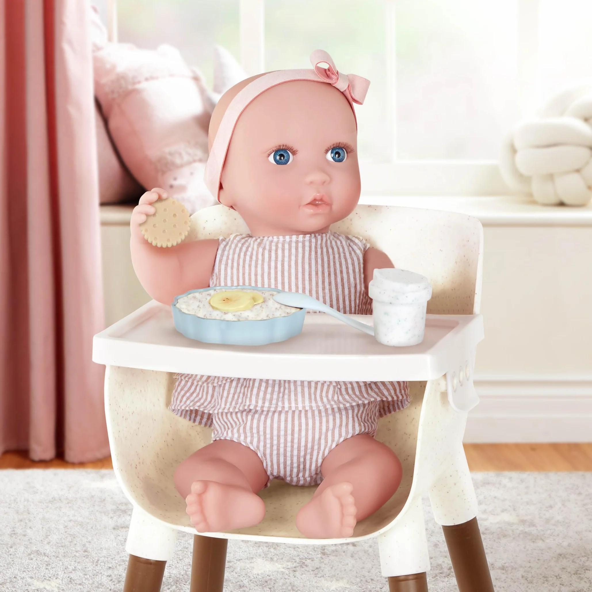 LullaBaby LBY7679C1Z wysokie krzesełko dla lalek, 36 cm, wysokie krzesełko i akcesoria – śliniaczek, jedzenie, łyżka, kubek, ściereczka do plucia – akcesoria dla lalek dla niemowląt – zabawka dla