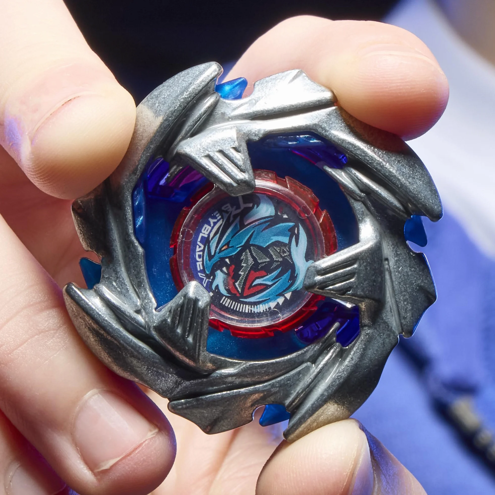 Zestaw Beyblade X Cobalt Dragoon 2-60C Deluxe z lewoskrętną wyrzutnią z linką