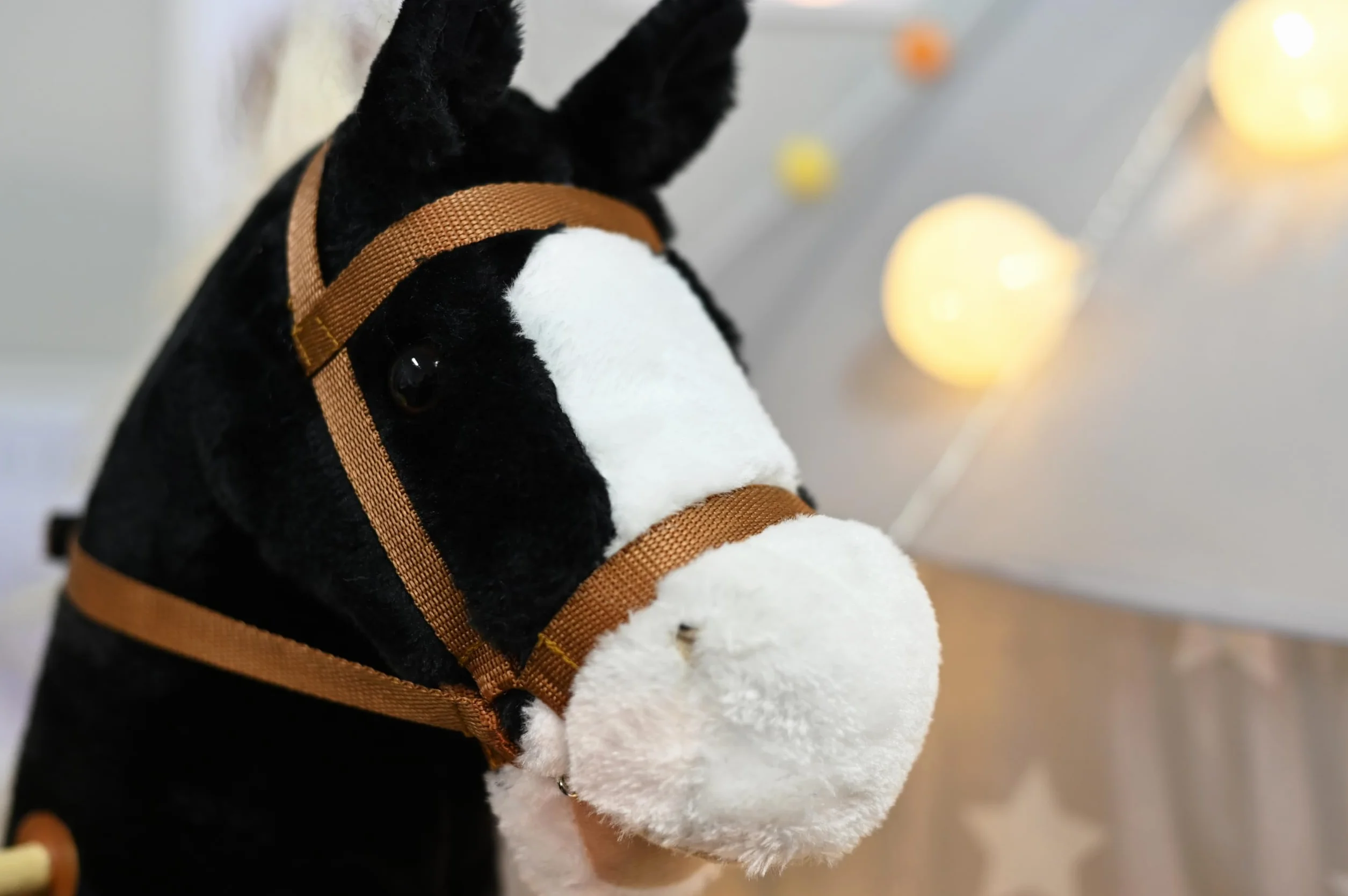 Knorrtoys 40102 - koń na kiju "Blacky", czarny