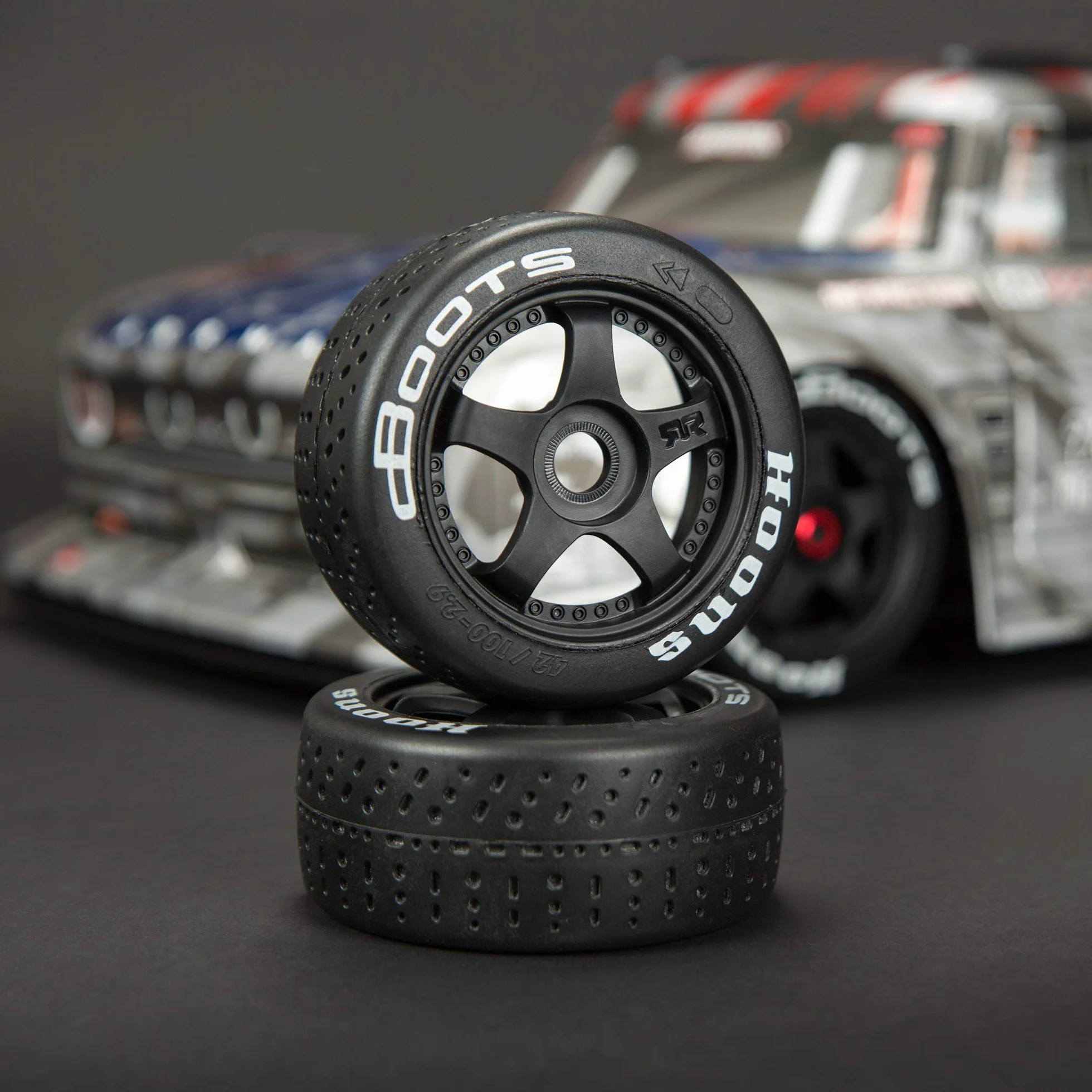 ARRMA 1/7 INTROCTION 6S BLX V2 All-Road RC Truck RTR (nadajnik i odbiornik w zestawie, baterie i ładowarka), srebrny, ARA7615V2T2
