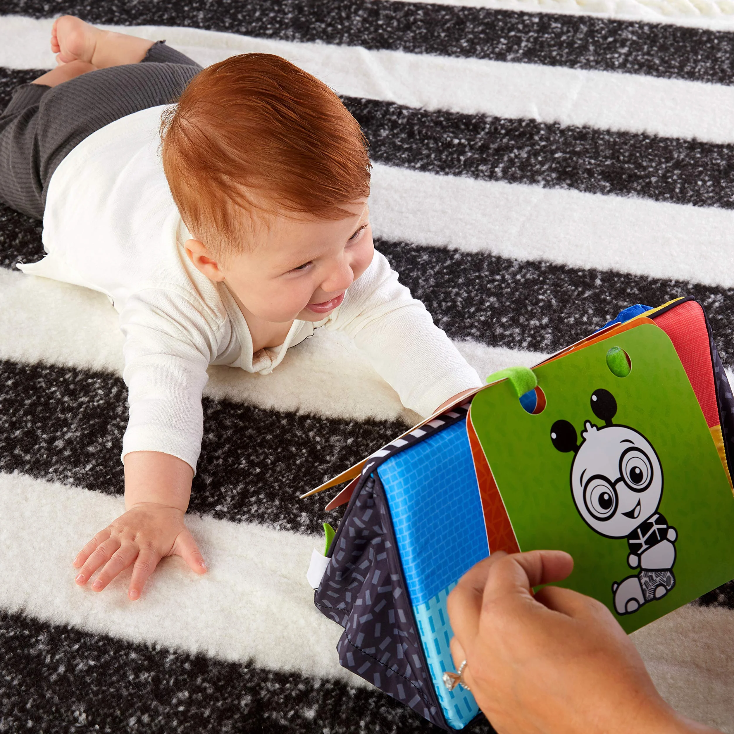 Baby Einstein, Flip For Art, lustra i karty o silnym kontraście, idealne do zabawy na brzuchu lub w podróży