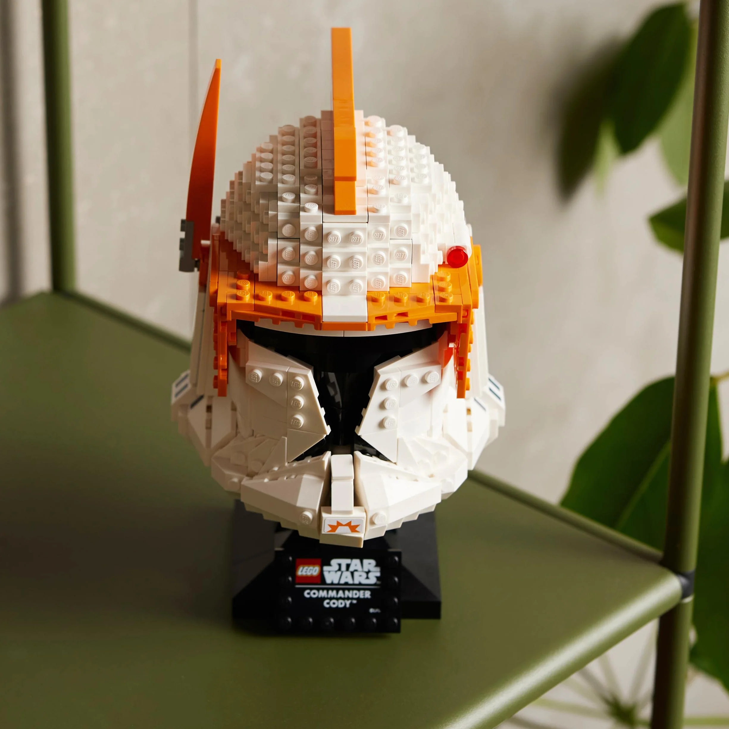 LEGO 75350 Star Wars Hełm Dowódcy Klonów Cody’ego, Kolekcjonerski Zestaw dla Dorosłych, Pamiątkowy Model, Gwiezdne Wojny: Wojny Klonów, Prezent Świąteczny i Dekoracja do Domu