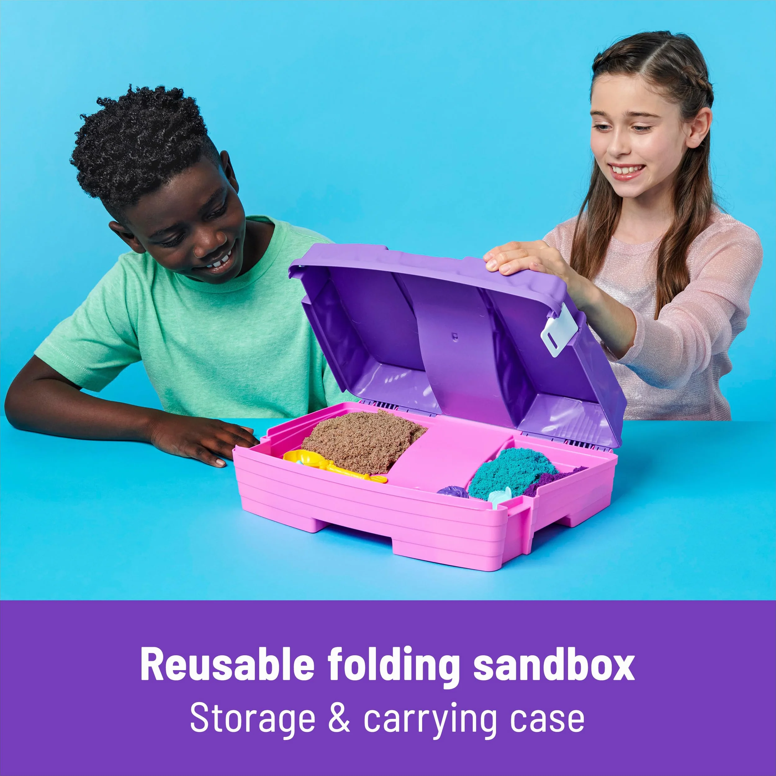 Kinetic Sand, Zestaw do zabawy w pałacu syrenki, 0,9 kg połyskującego piasku do zabawy, składana piaskownica wielokrotnego użytku i narzędzia, zabawki sensoryczne dla dzieci w wieku od 3 lat
