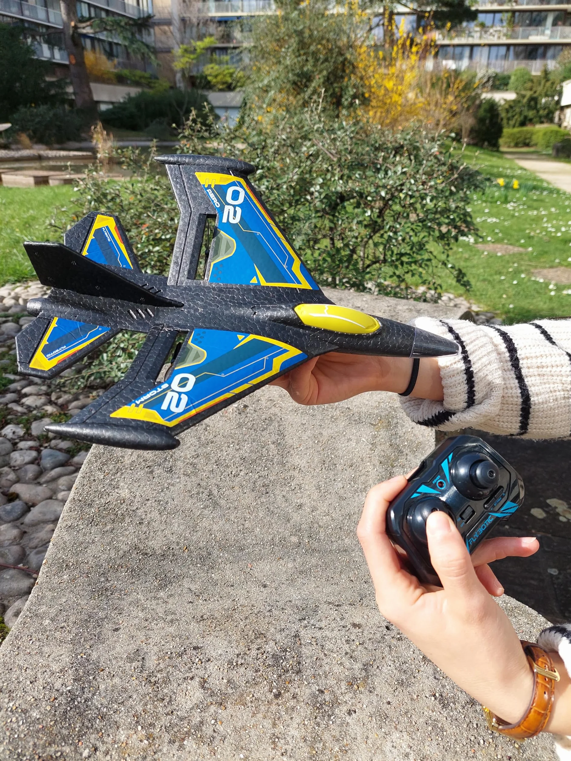 FLYBOTIC - Samolot zdalnie sterowany Sonic Evo - niebieski - 31cm