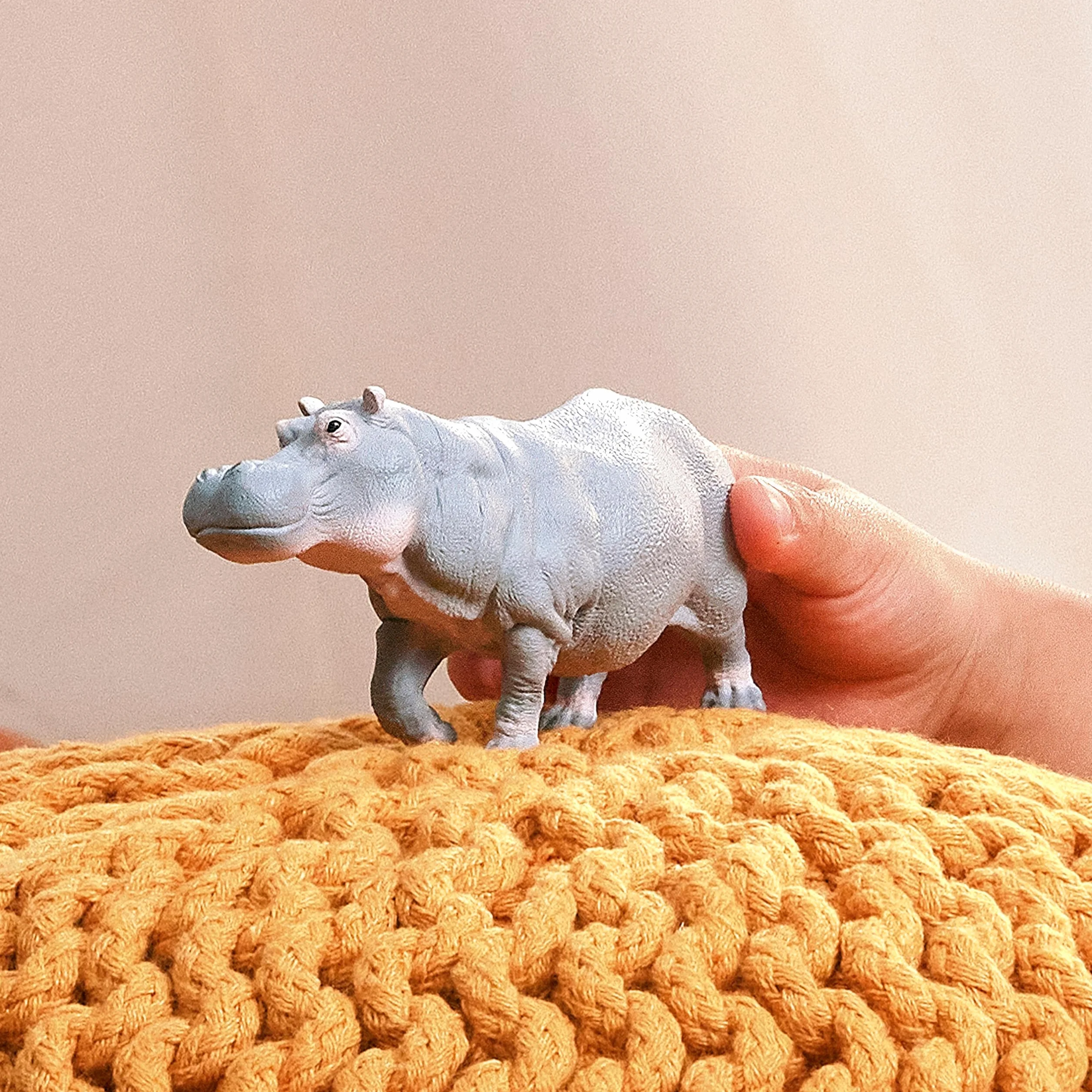 schleich WILD LIFE | Hipopotam 14938 | Szczegółowa figurka zwierzęcia i kolekcjonerska | Zabawka zoo | Prezent dla dzieci | Figurka do zabawy od 3 lat | 13 × 4 × 6 cm