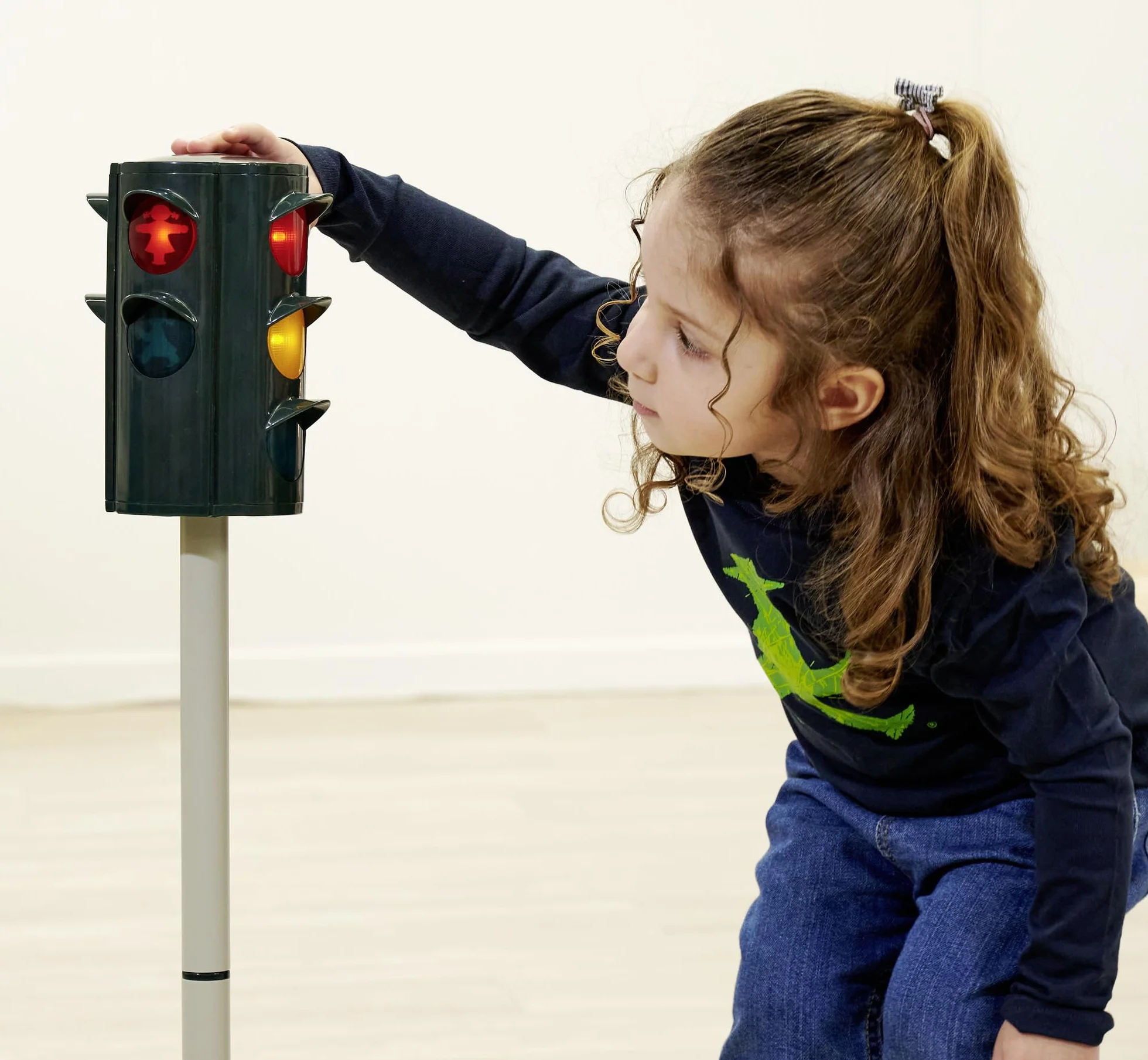 Big ampelmann drogowy (71 cm) – duża zabawka świetlna dla dzieci od 3 lat ze światłem i kultowym sygnalizacją świetlną, z 4 stronami do zabawy wewnątrz i na zewnątrz