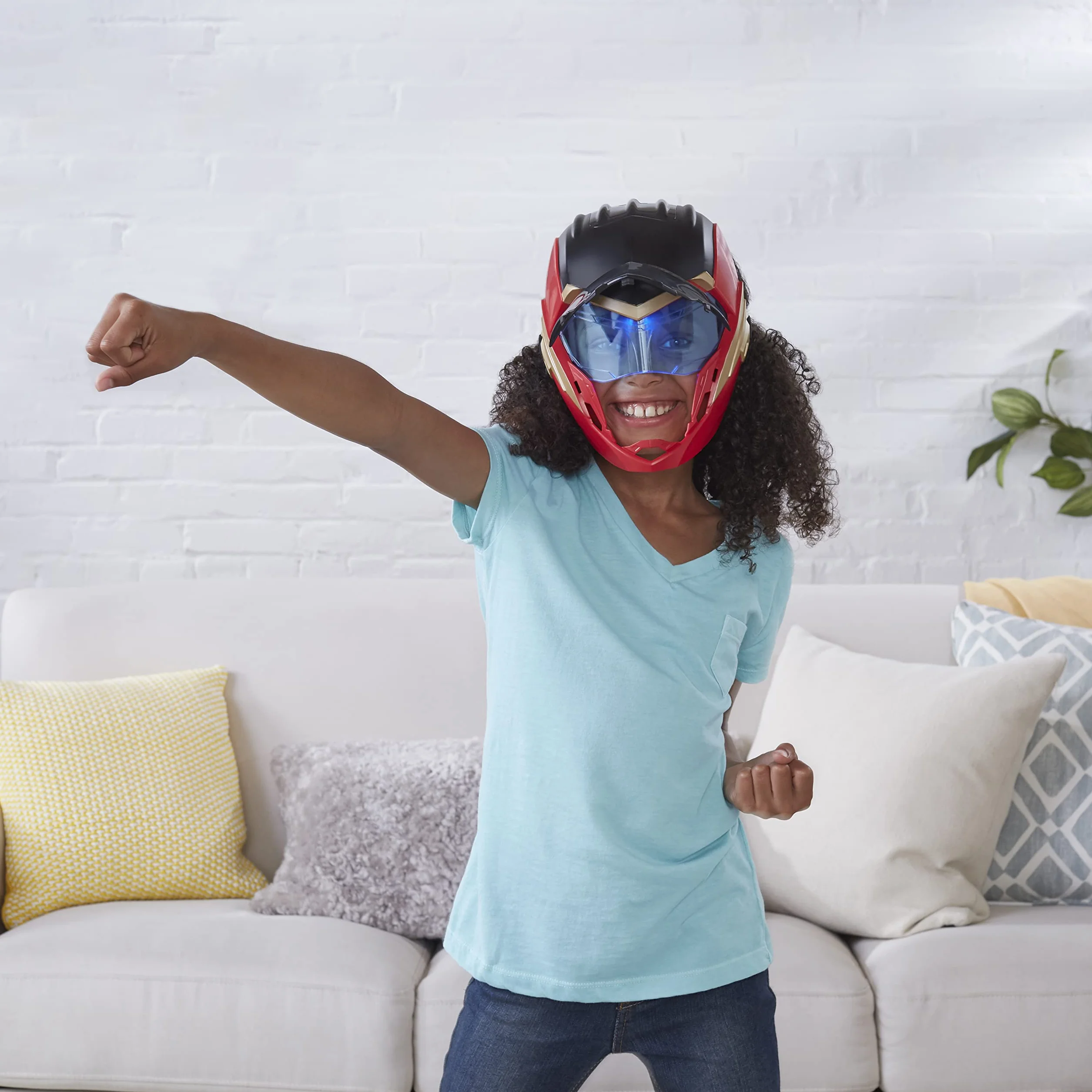 Marvel Hasbro Studios czarna pantera Wakanda Forever Ironheart Flip FX świecąca maska, zabawka do odgrywania ról dla dzieci w wieku 5 lat, F6097, wielokolorowa