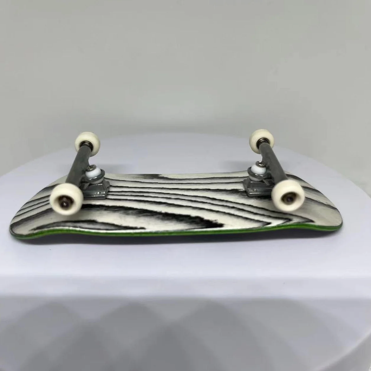 LEEFAI Pro Koła Podstrunnicy Urethane Off White Bearing Wheel - Koło zewnętrzne i wewnętrzne - Rozmiar 7,8 * 4,5 mm