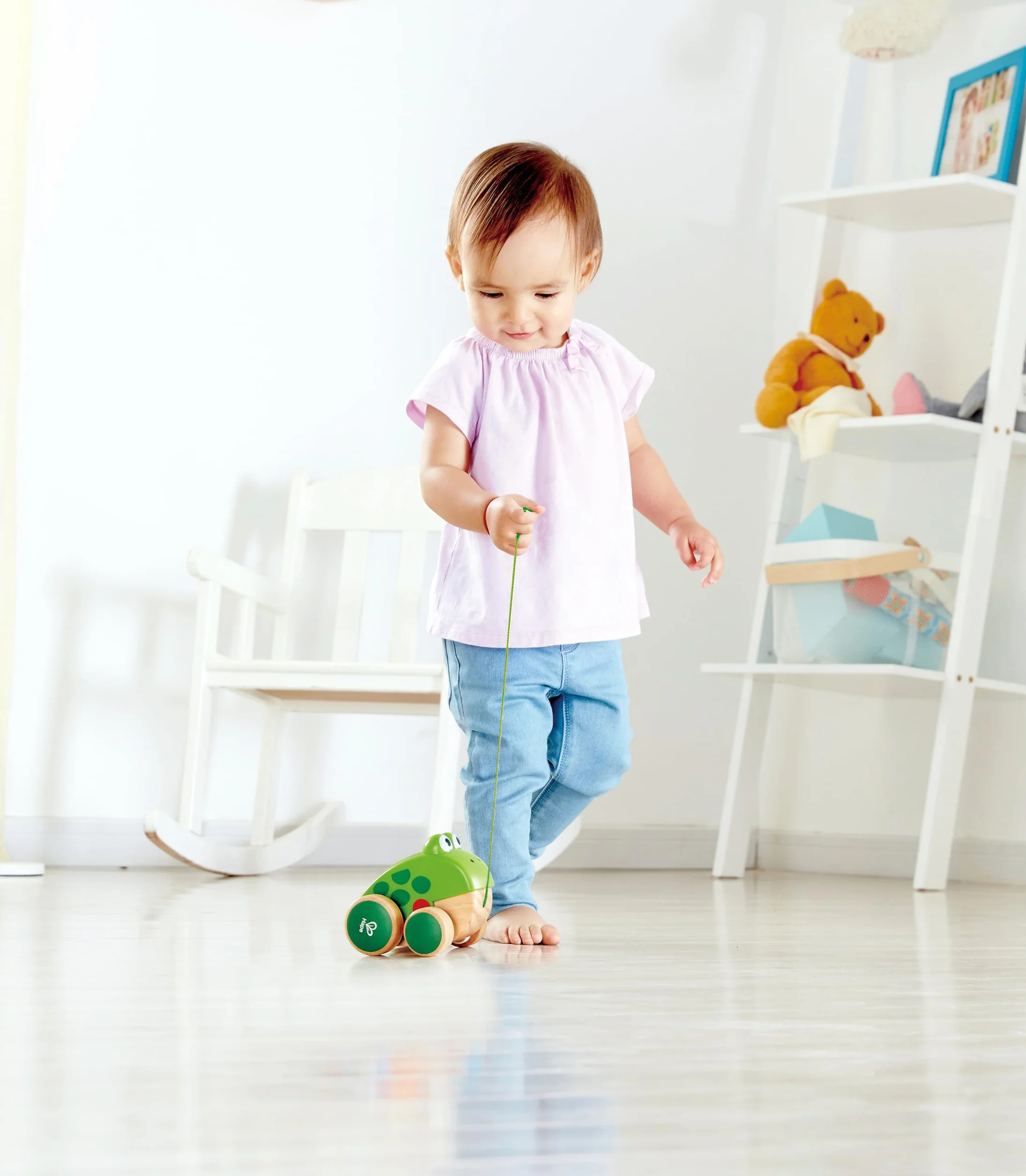 Hape Frog Pull Along, Wooden Frog Fly-Eating Pull Toddler Toy, Bright Colours