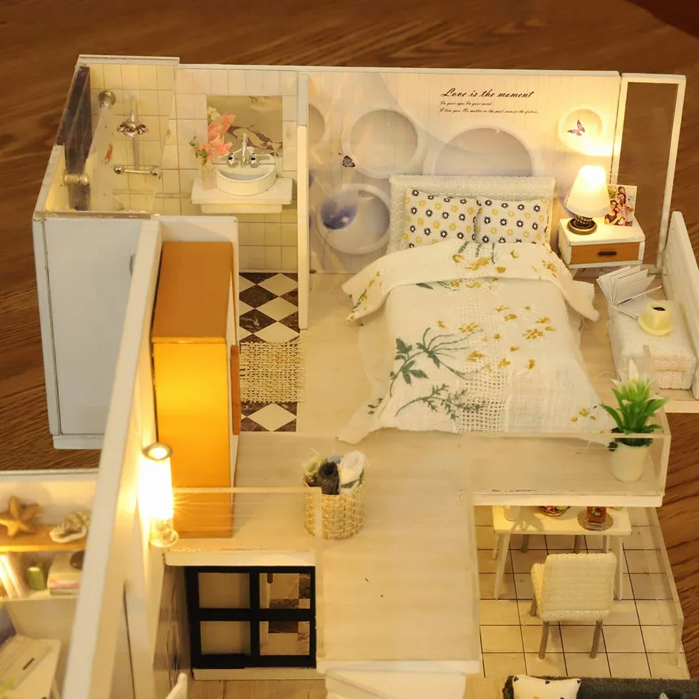 GuDoQi Domek dla lalek "zrób to sam" miniaturowy zestaw, drewniany domek dla lalek 3D, zestaw do montażu z meblami, muzyką i światłem LED, miniaturowe zestawy modelarskie dla kobiet i kolekcjonerów