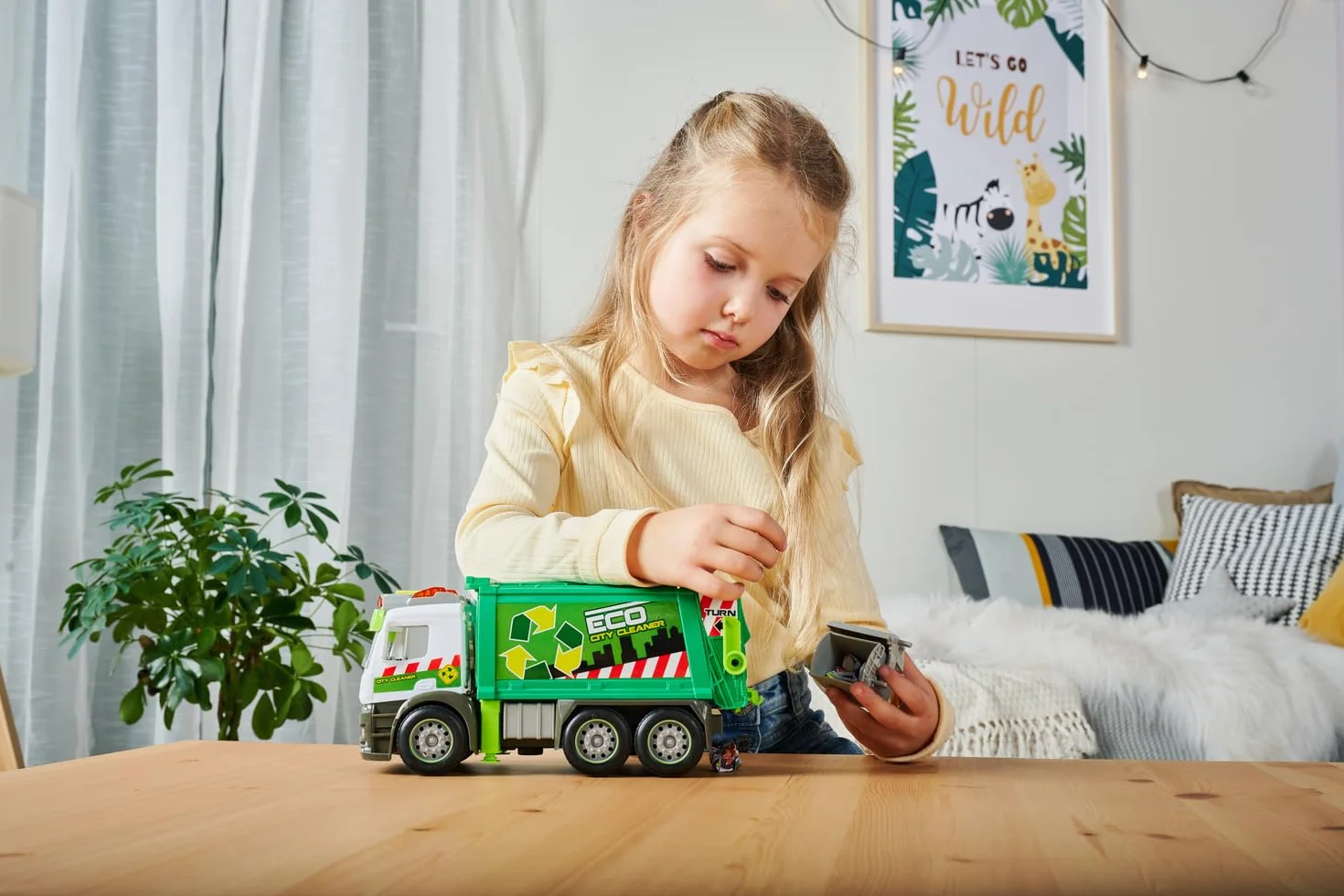 Dickie Toys 203745014 CITY Śmieciarka Mercedes z ruchomym koszem z dźwiękiem i światłem ostrzegawczym, funkcja załadunku i rozładunku, auto zabawkowe dla dzieci od 3 lat, 26 cm