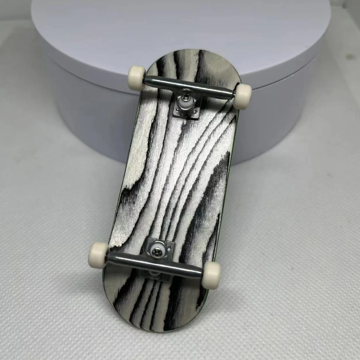 LEEFAI Pro Koła Podstrunnicy Urethane Off White Bearing Wheel - Koło zewnętrzne i wewnętrzne - Rozmiar 7,8 * 4,5 mm