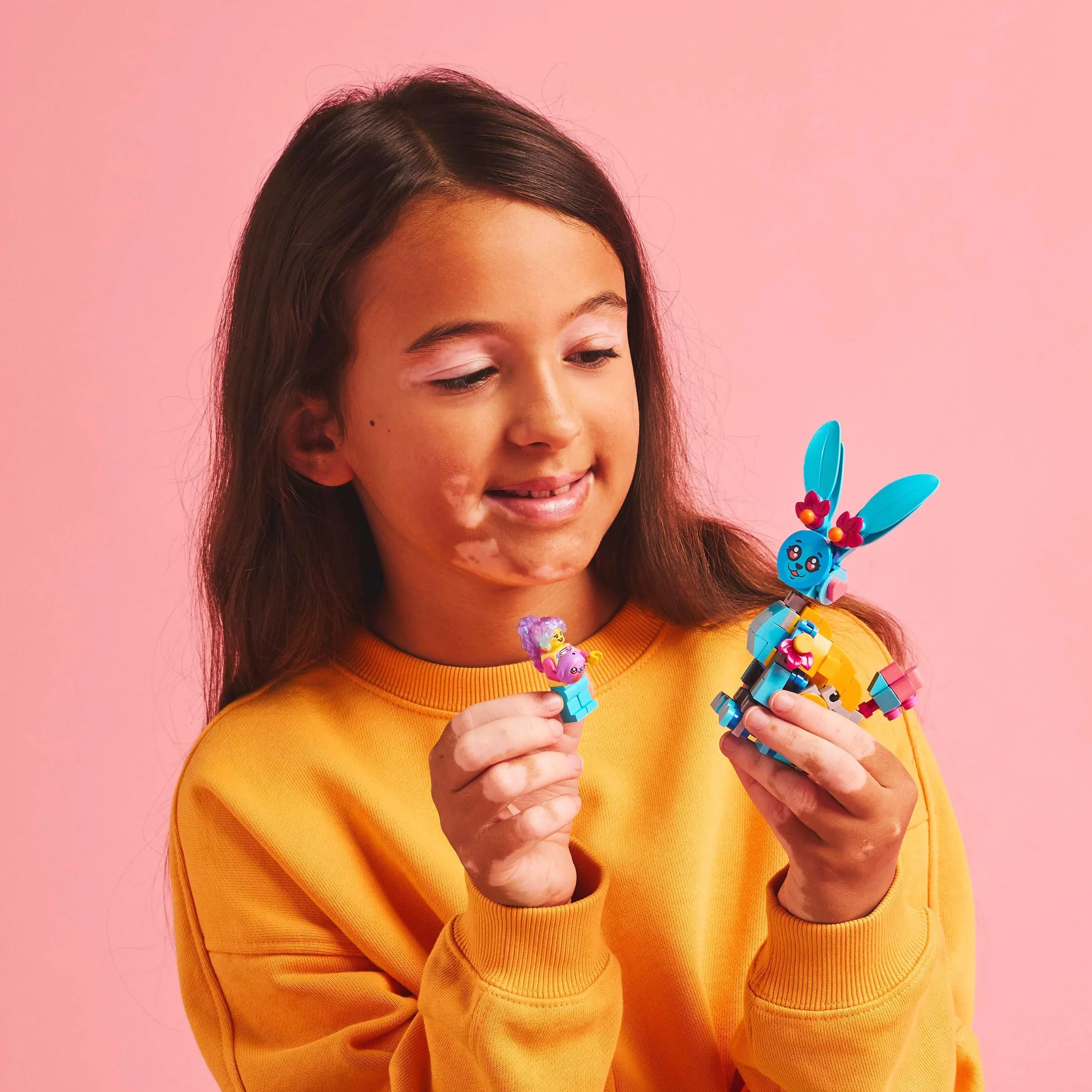 LEGO DREAMZzz Kreatywne Zwierzęce Przygody Bunchu, Zabawka dla Dziecka do Zbudowania, 20 Opcji, w tym Ruchoma Figurka Królika, Minifigurka Izzie, Prezent dla 7-latki, dla Dziewczynki i Chłopca, 71488