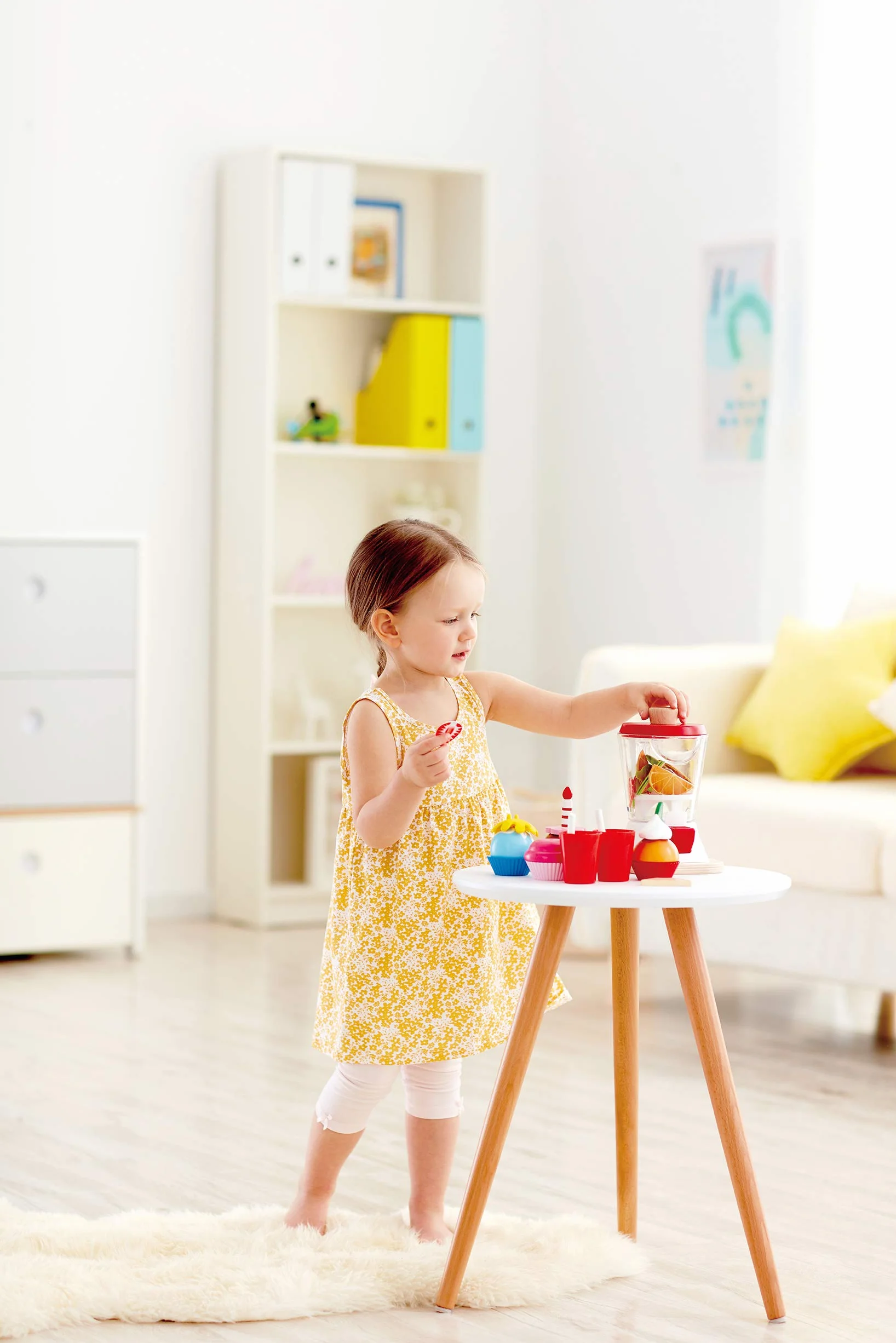 Hape Smoothie Blender, Multicoloured Kitchen Smoothie Machine Playset Complete with Cups and Straws