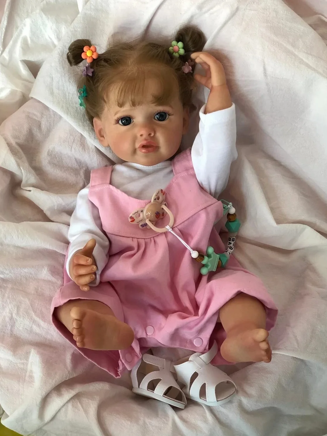 MineeQu 22 cale 55 cm Tak naprawdę słodki Przytulny wygląd dziecka Prawdziwe Reborn Baby Dolls Silikonowy winyl Całe ciało Realistyczny Noworodek Dziewczyna Lalki Dzieci Urodziny Zestaw upominków bożonarodzeniowych