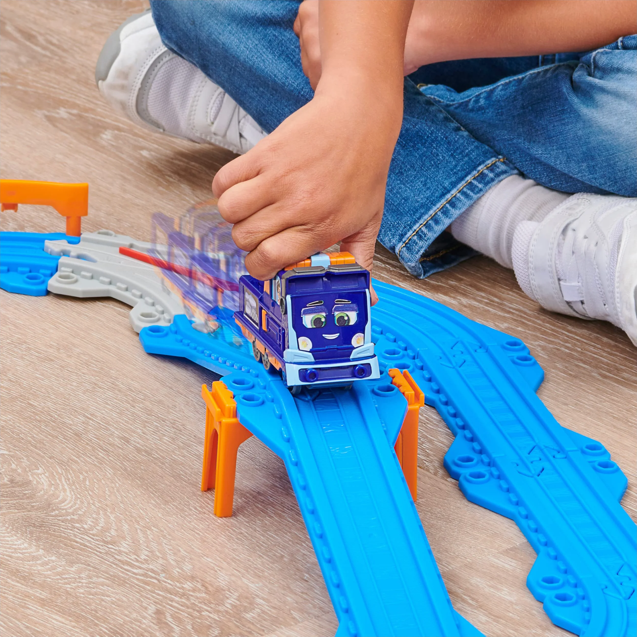 Mighty Express Zestaw 32 sztuk łącznych i ekskluzywny pociąg Milo, zabawki dla dzieci 3+