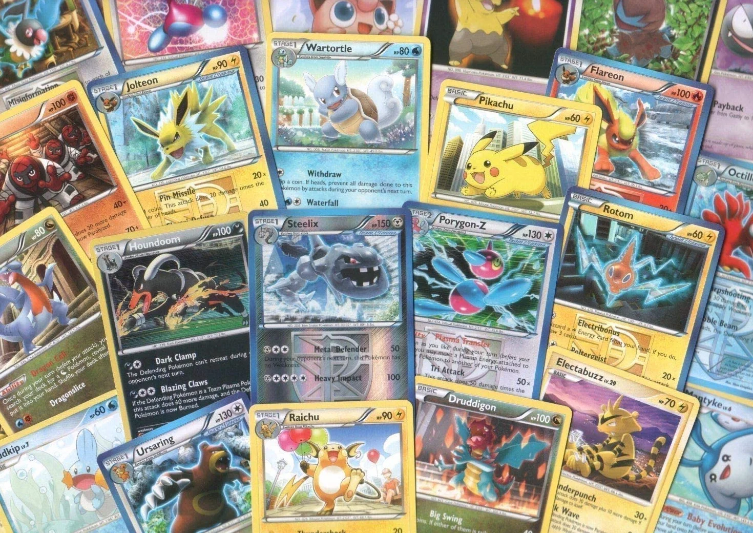 100 różnych angielskich kart Pokémonów z kartami Holo i Rare